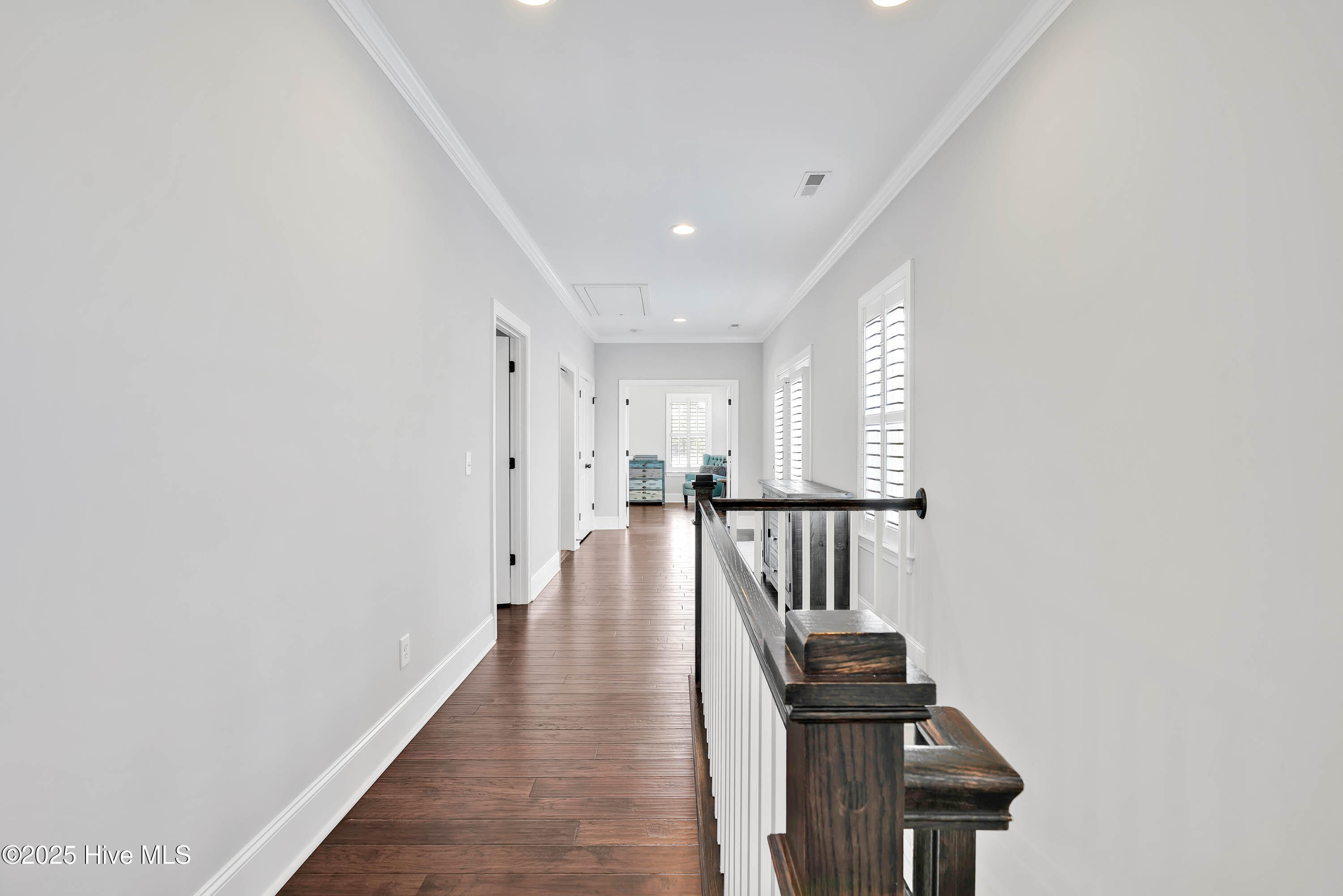 100552715 | Photo 23