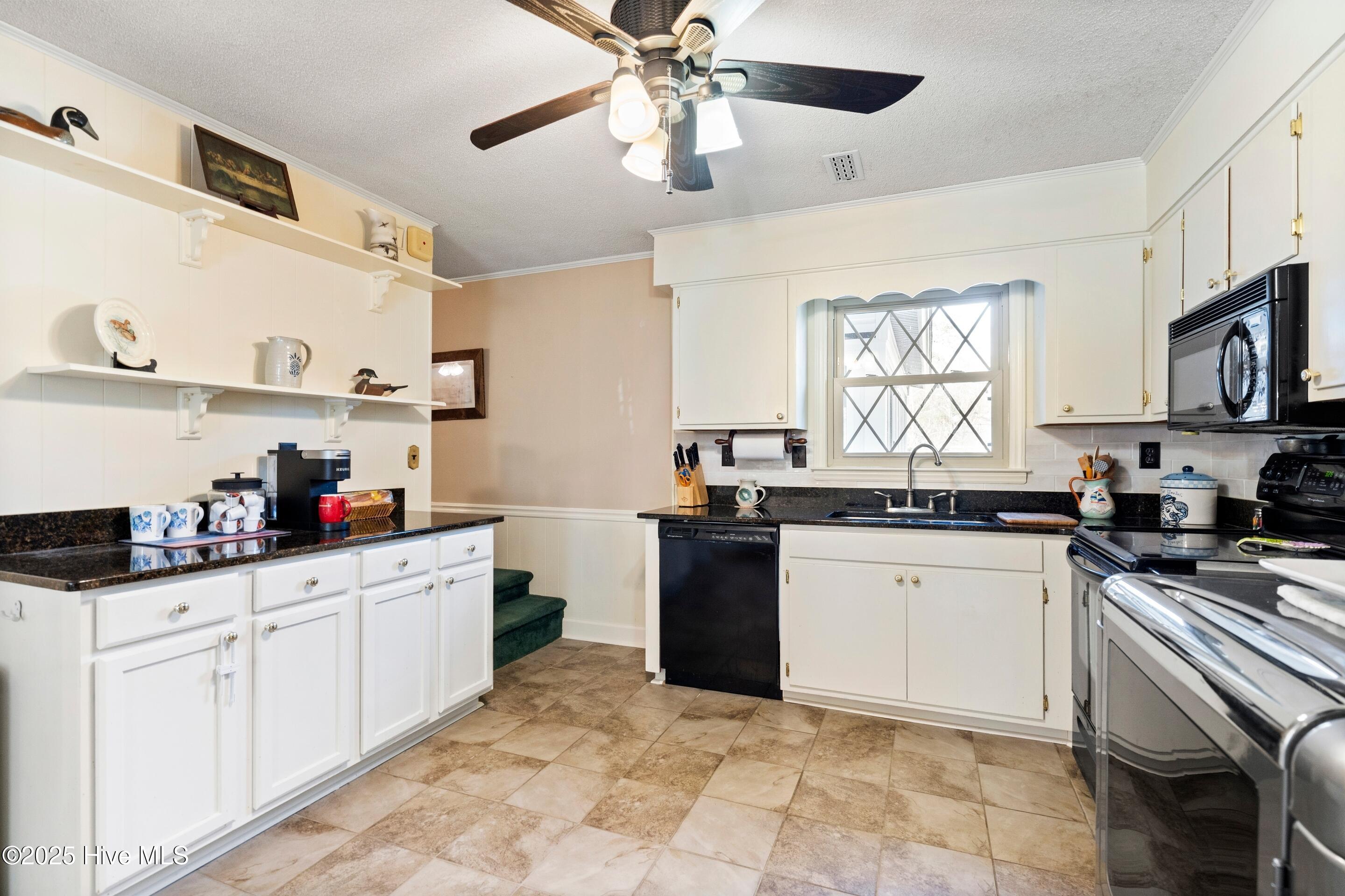 100548046 | Photo 26