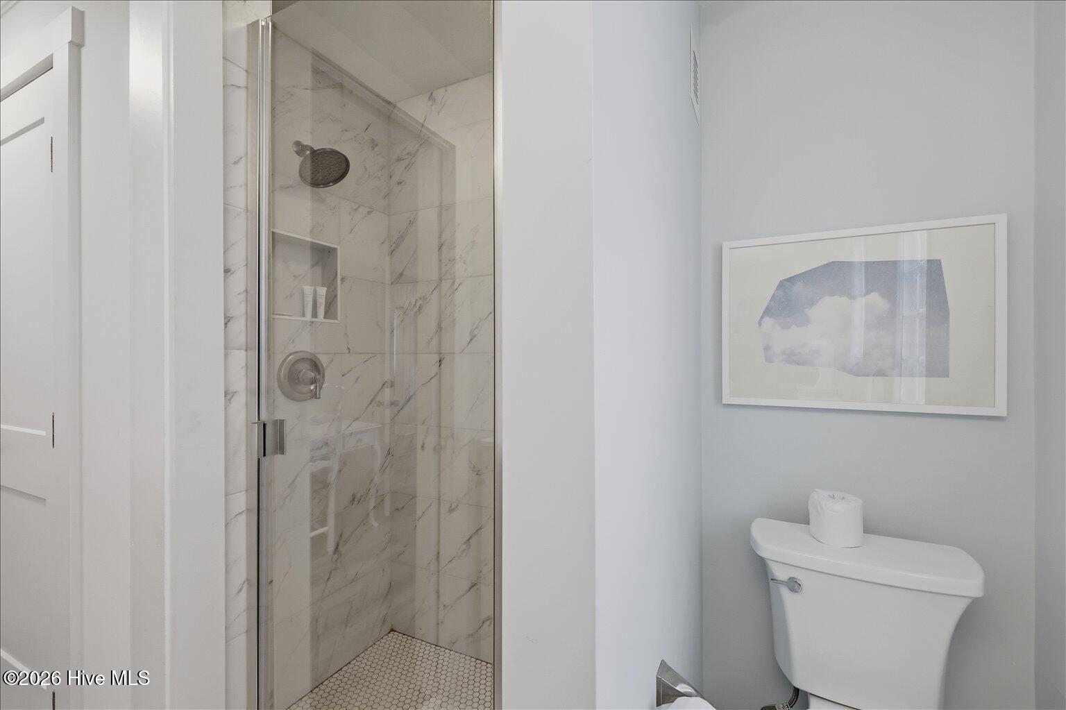 100570528 | Photo 15