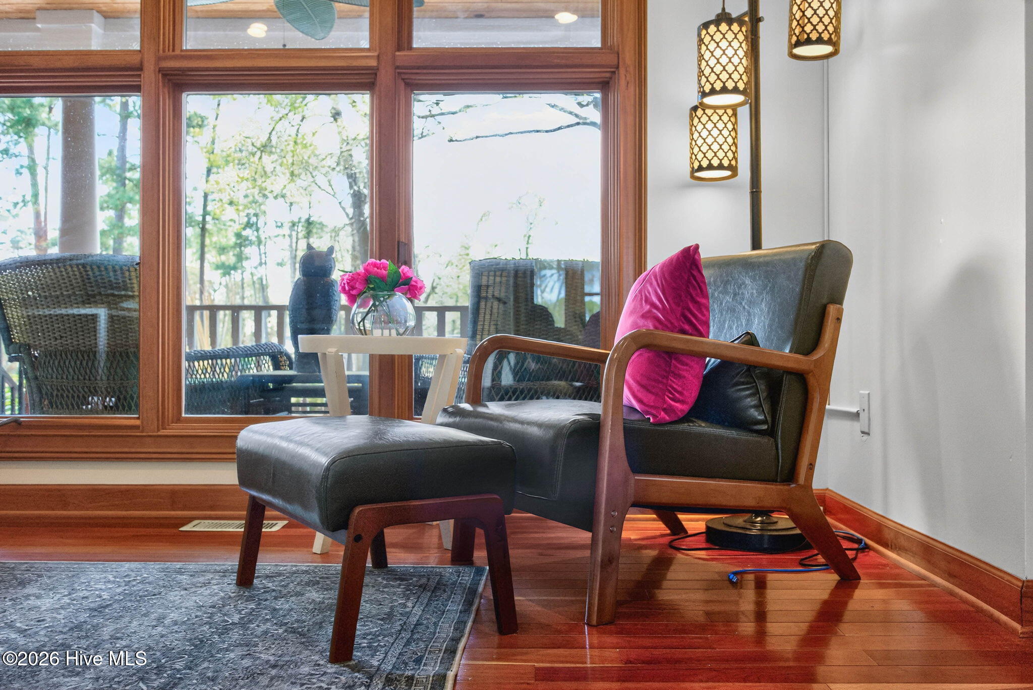 100564885 | Photo 57