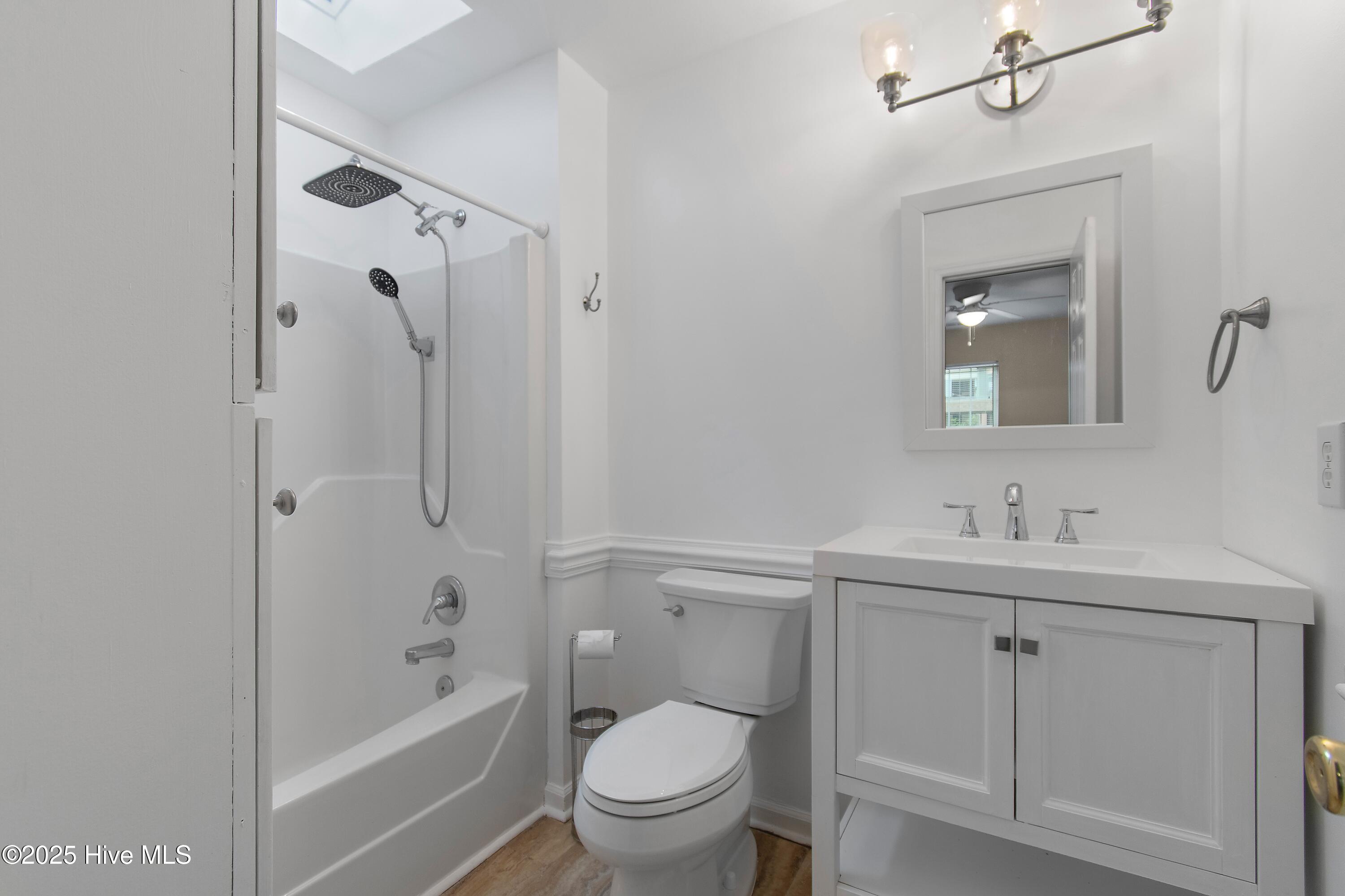 100532715 | Photo 19