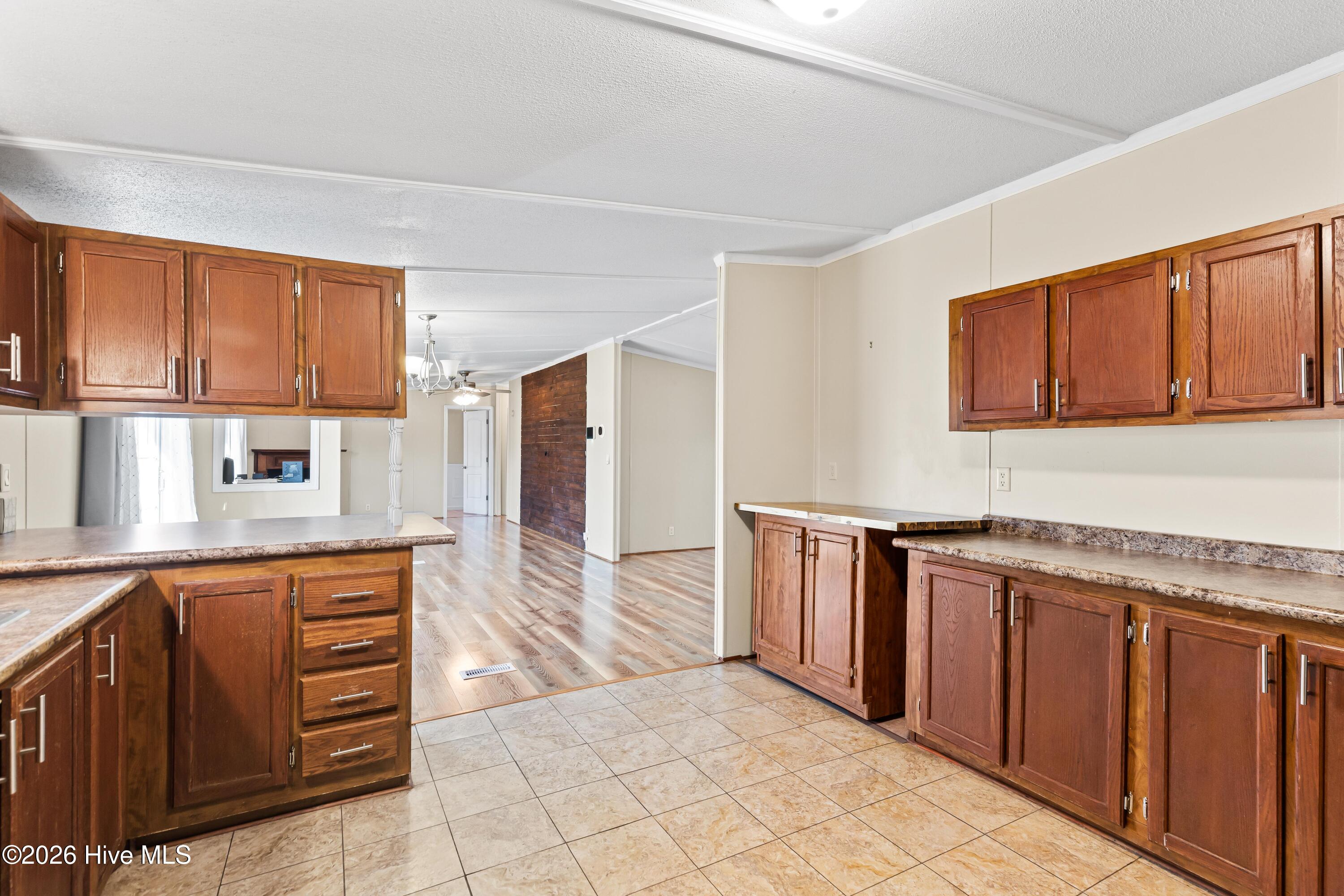 100551408 | Photo 12