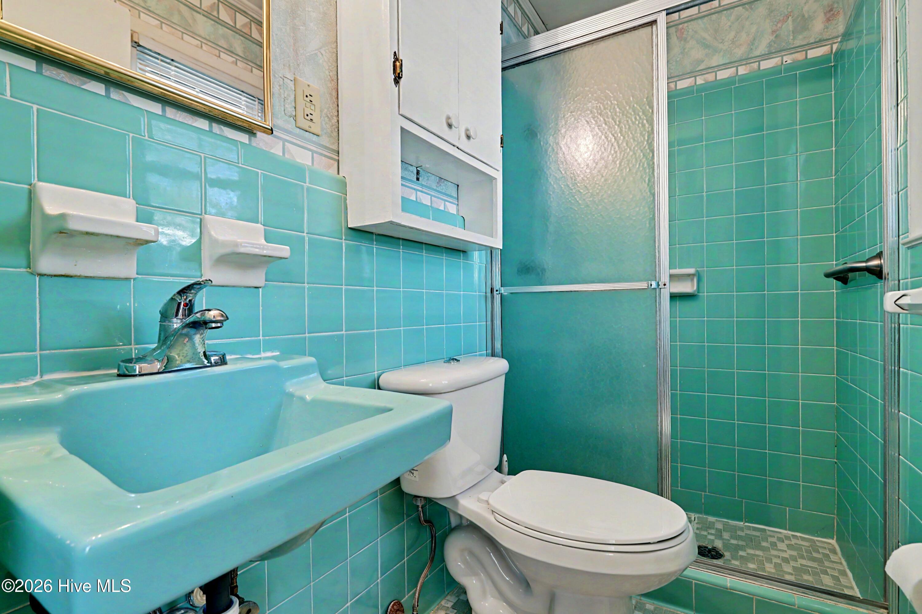 100561205 | Photo 23