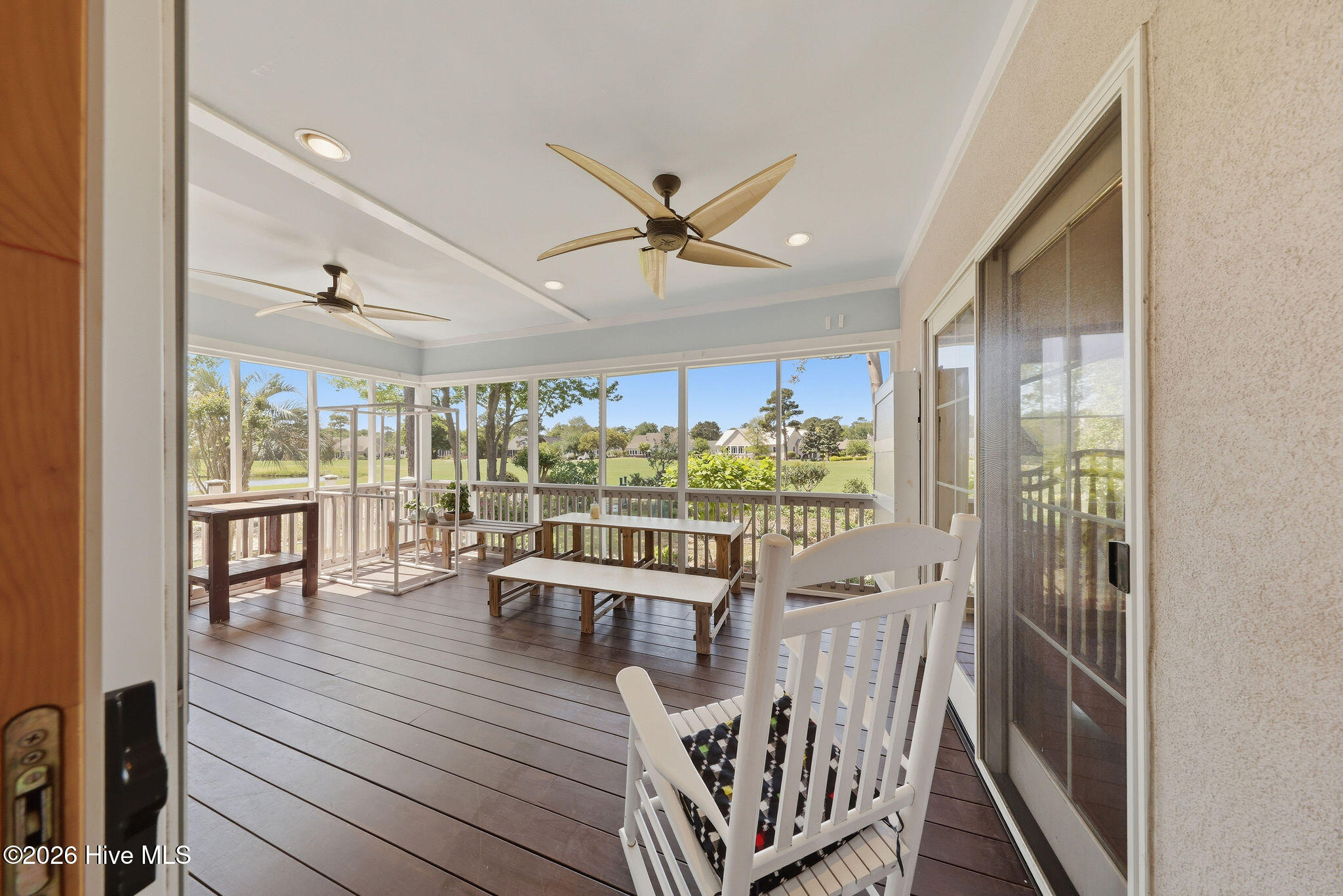 100569152 | Photo 29