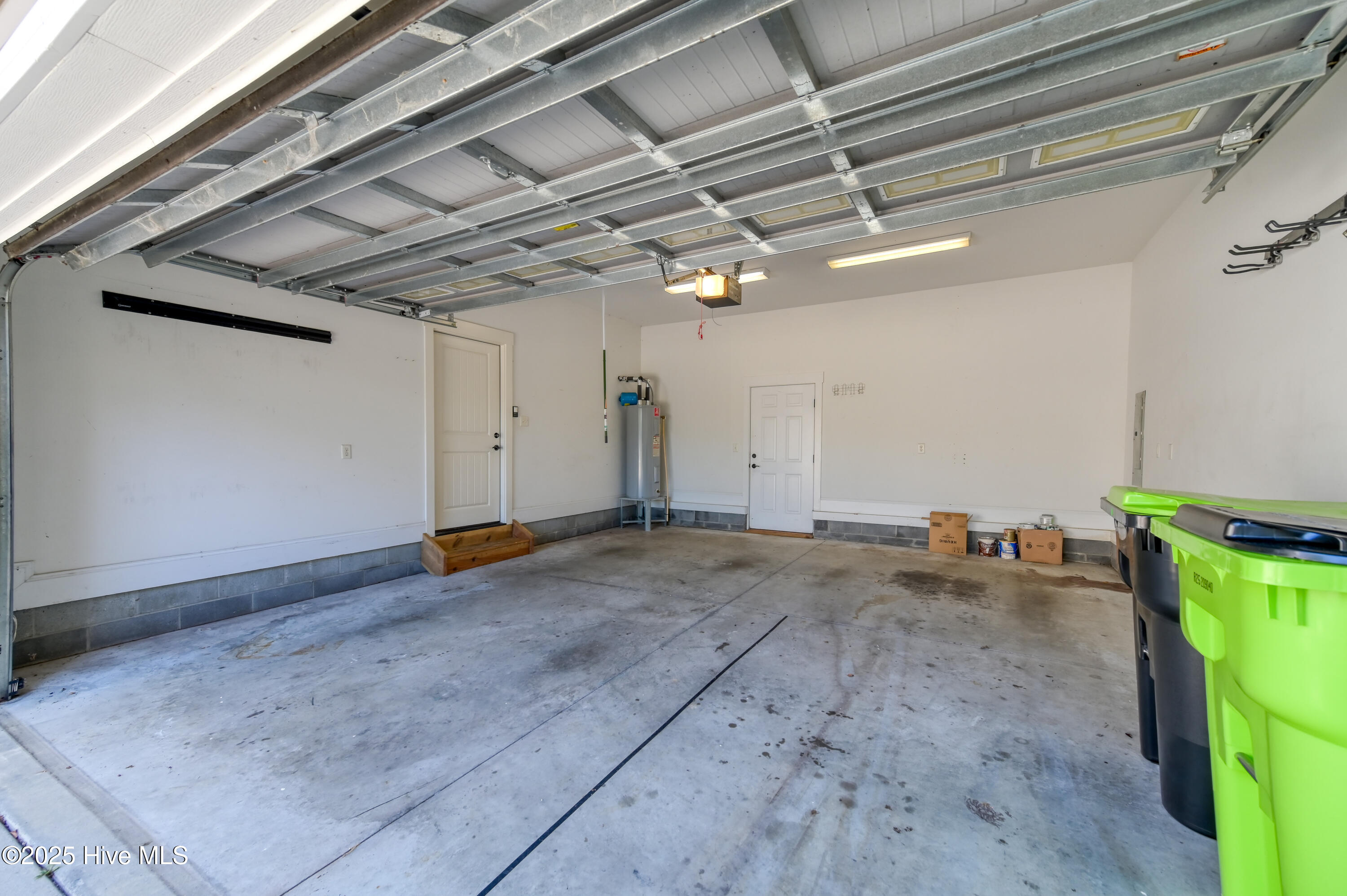 100487602 | Photo 34