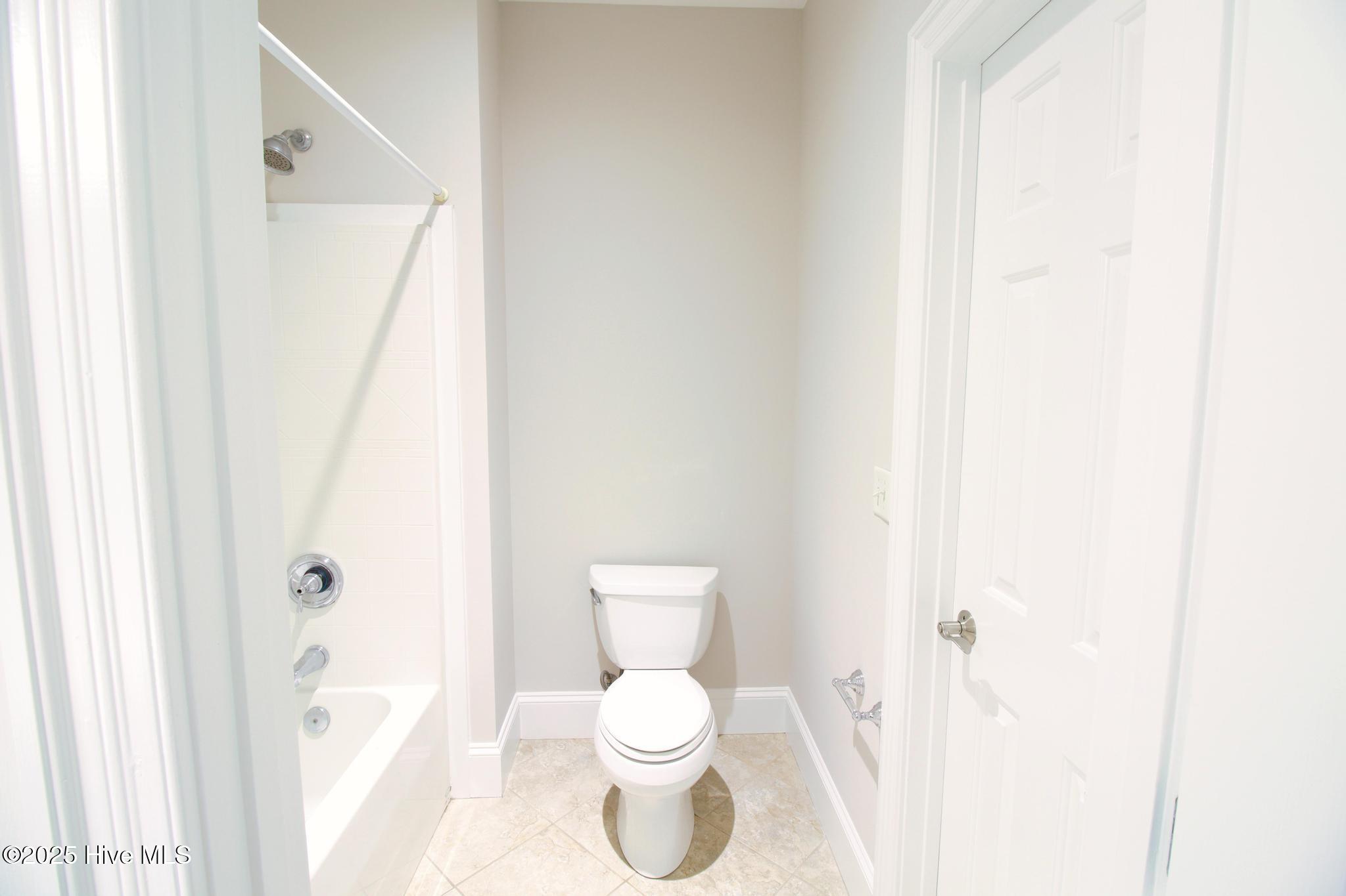 100518600 | Photo 40