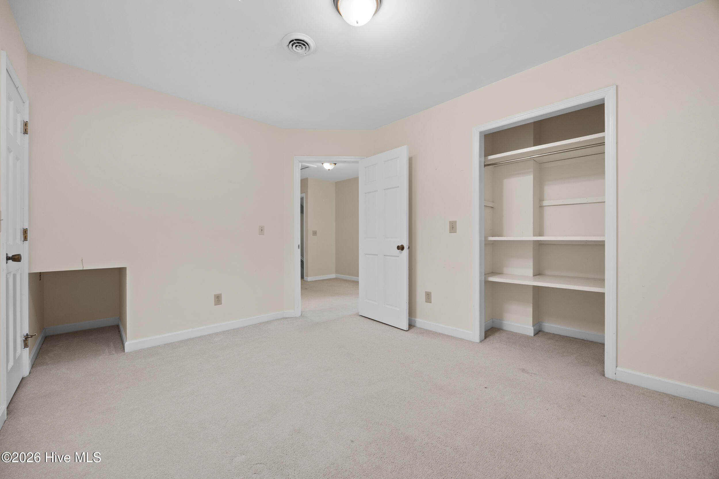 100558264 | Photo 42