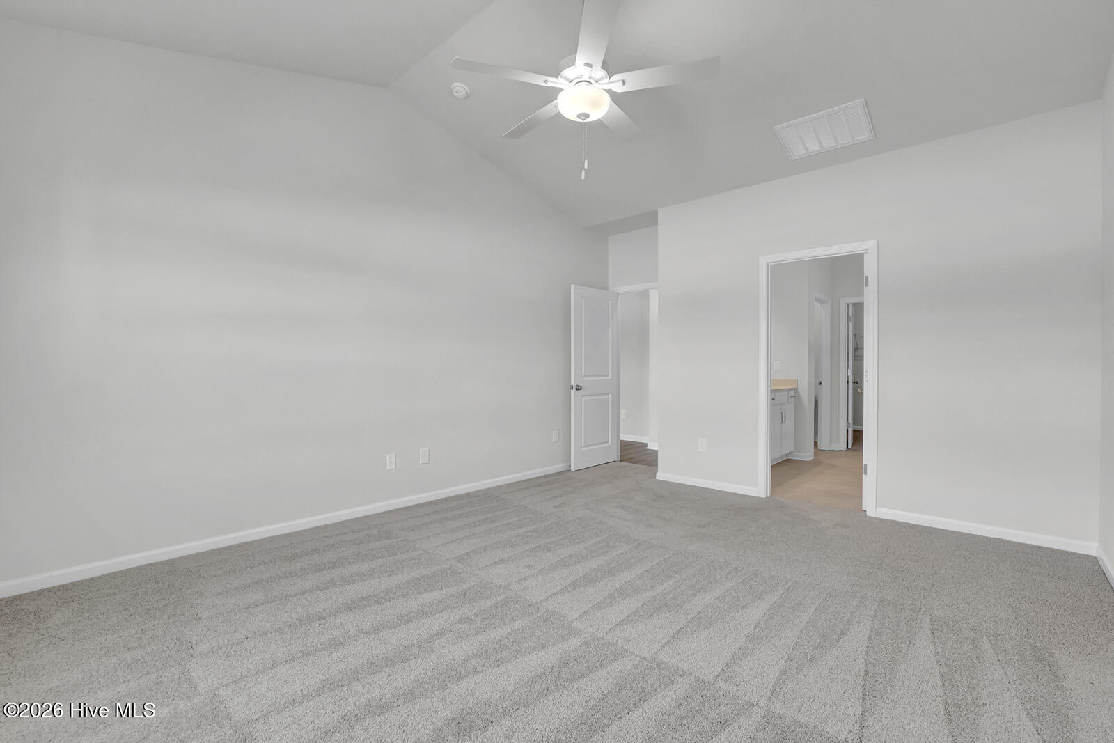 100550126 | Photo 23