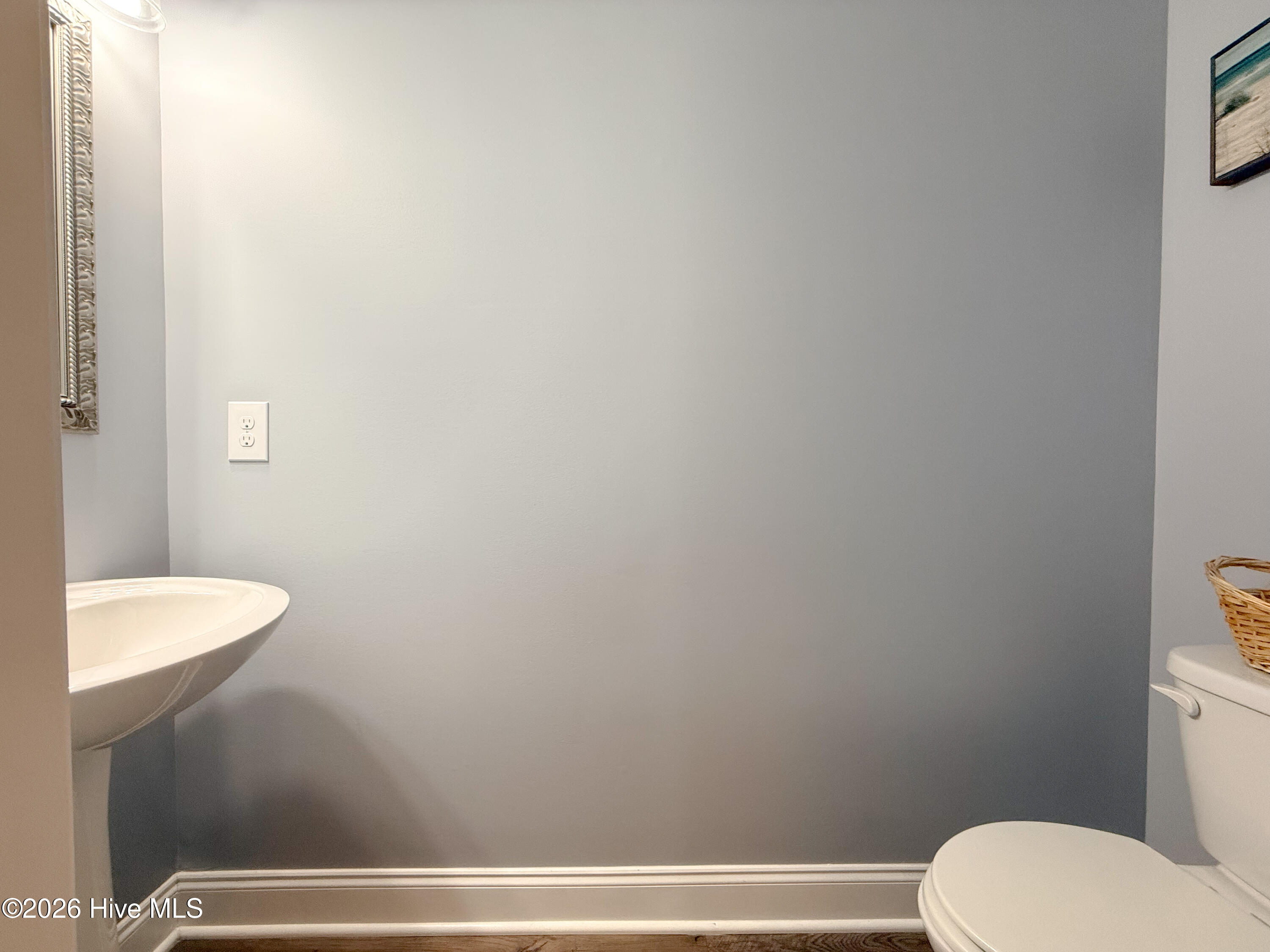 100569259 | Photo 42