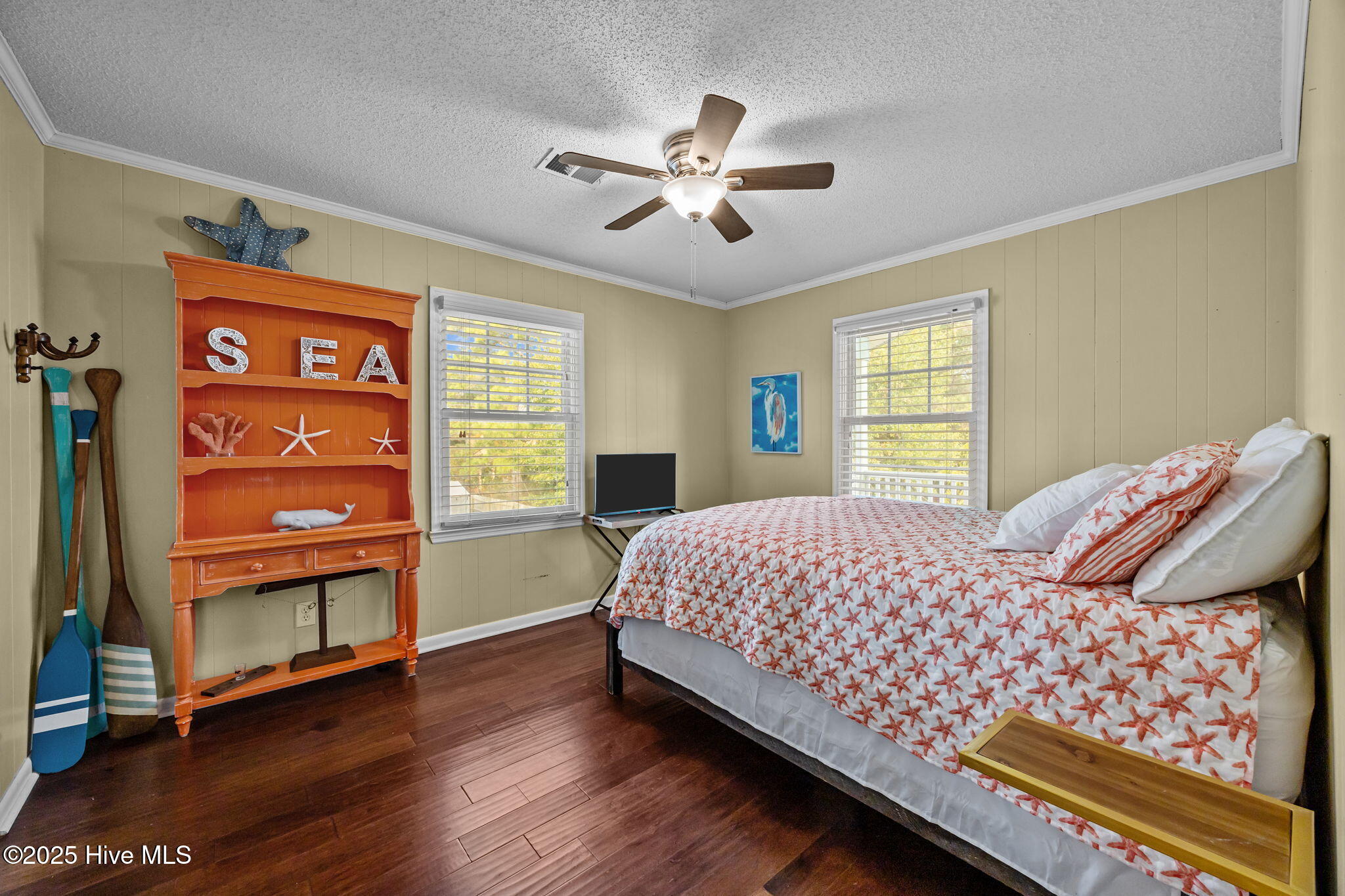 100543033 | Photo 24