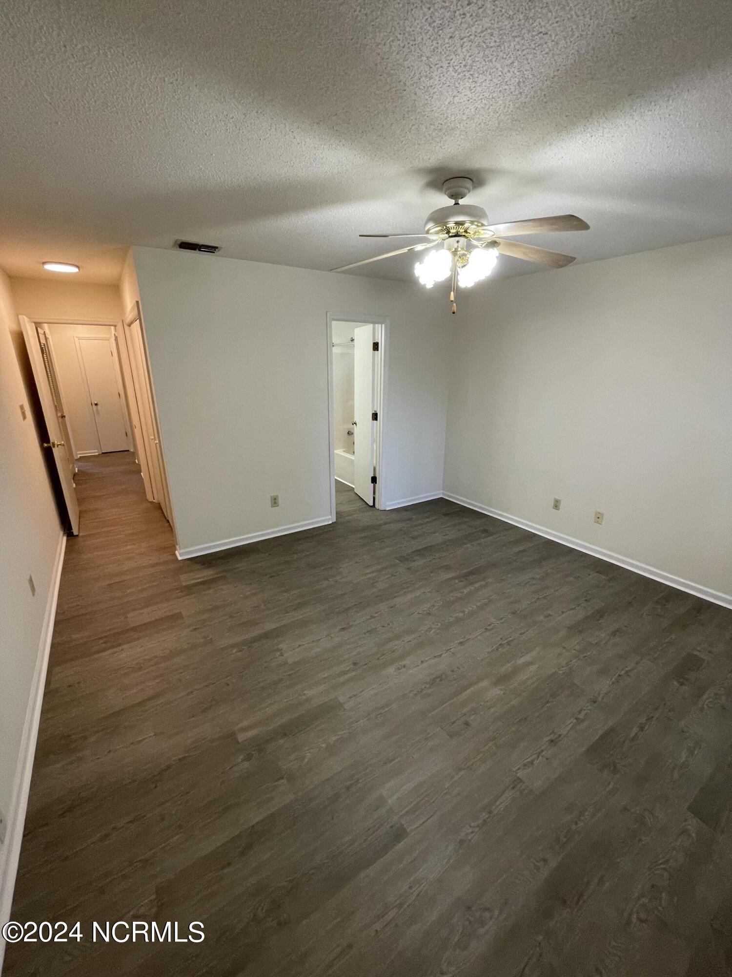 100544416 | Photo 14