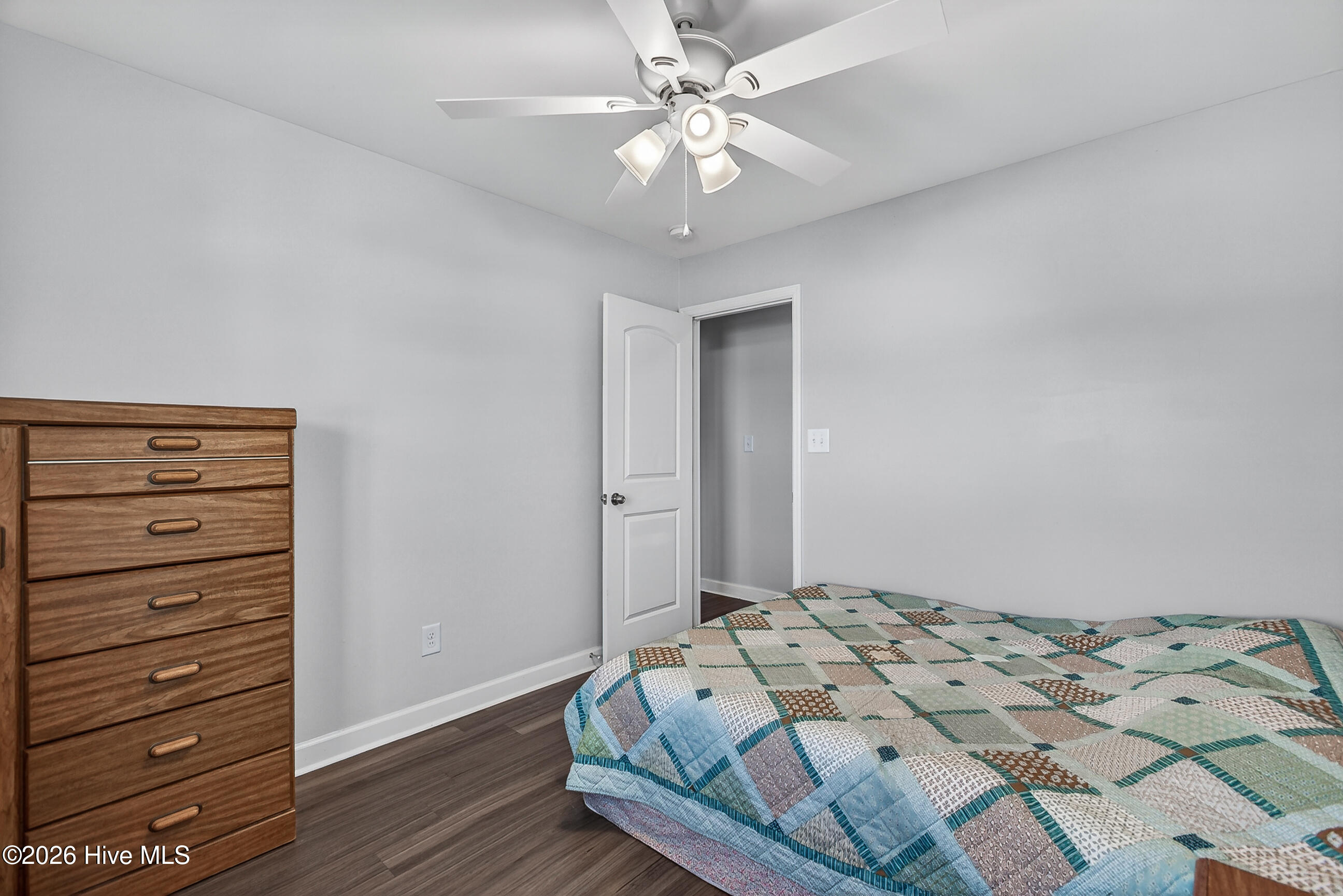 100569204 | Photo 21