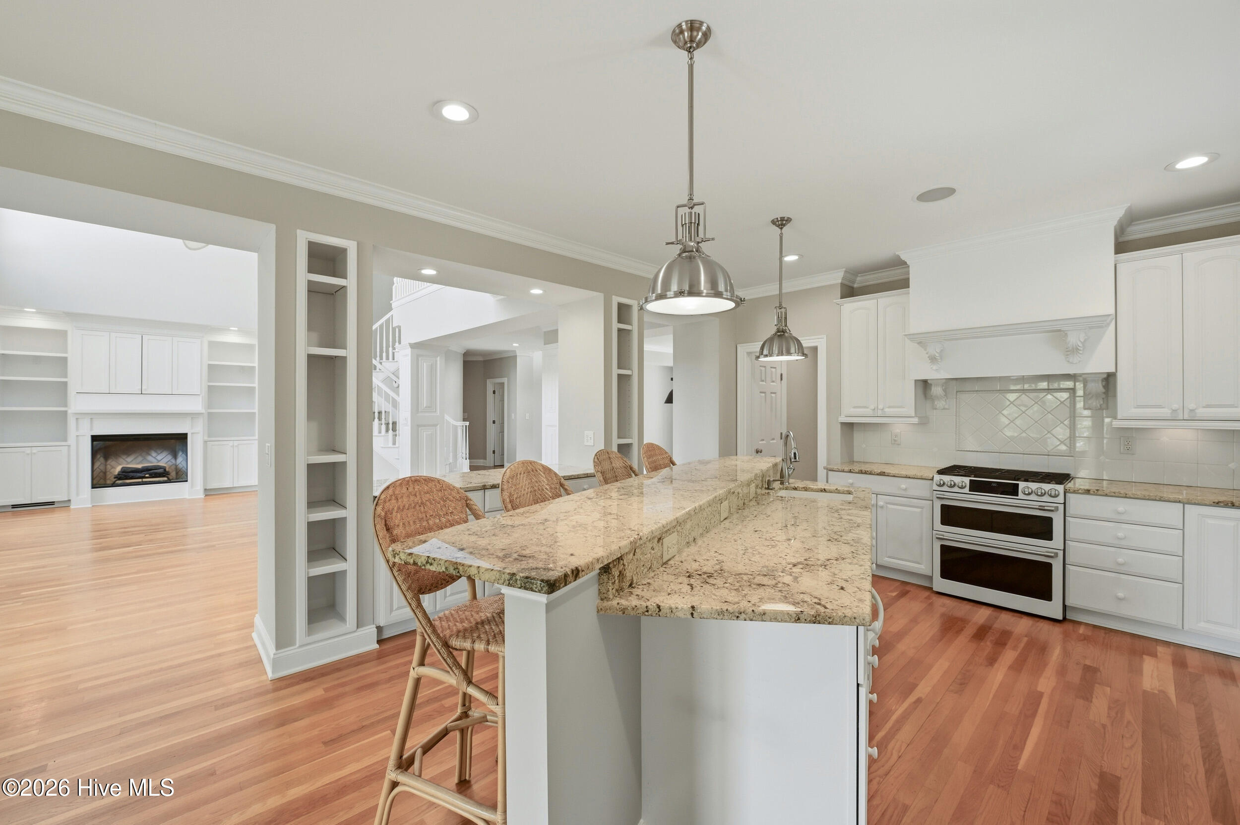 100566149 | Photo 21