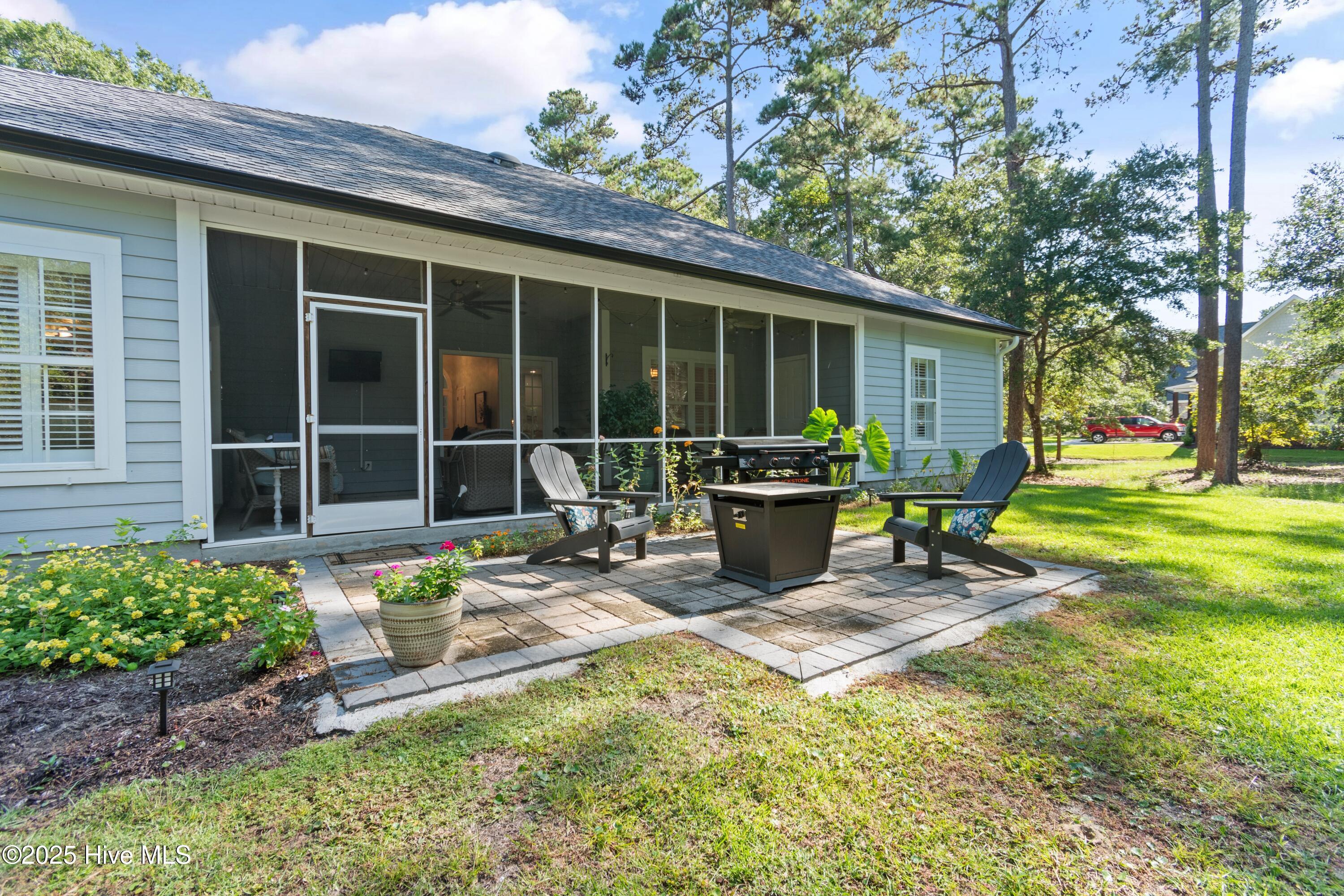 100529208 | Photo 35