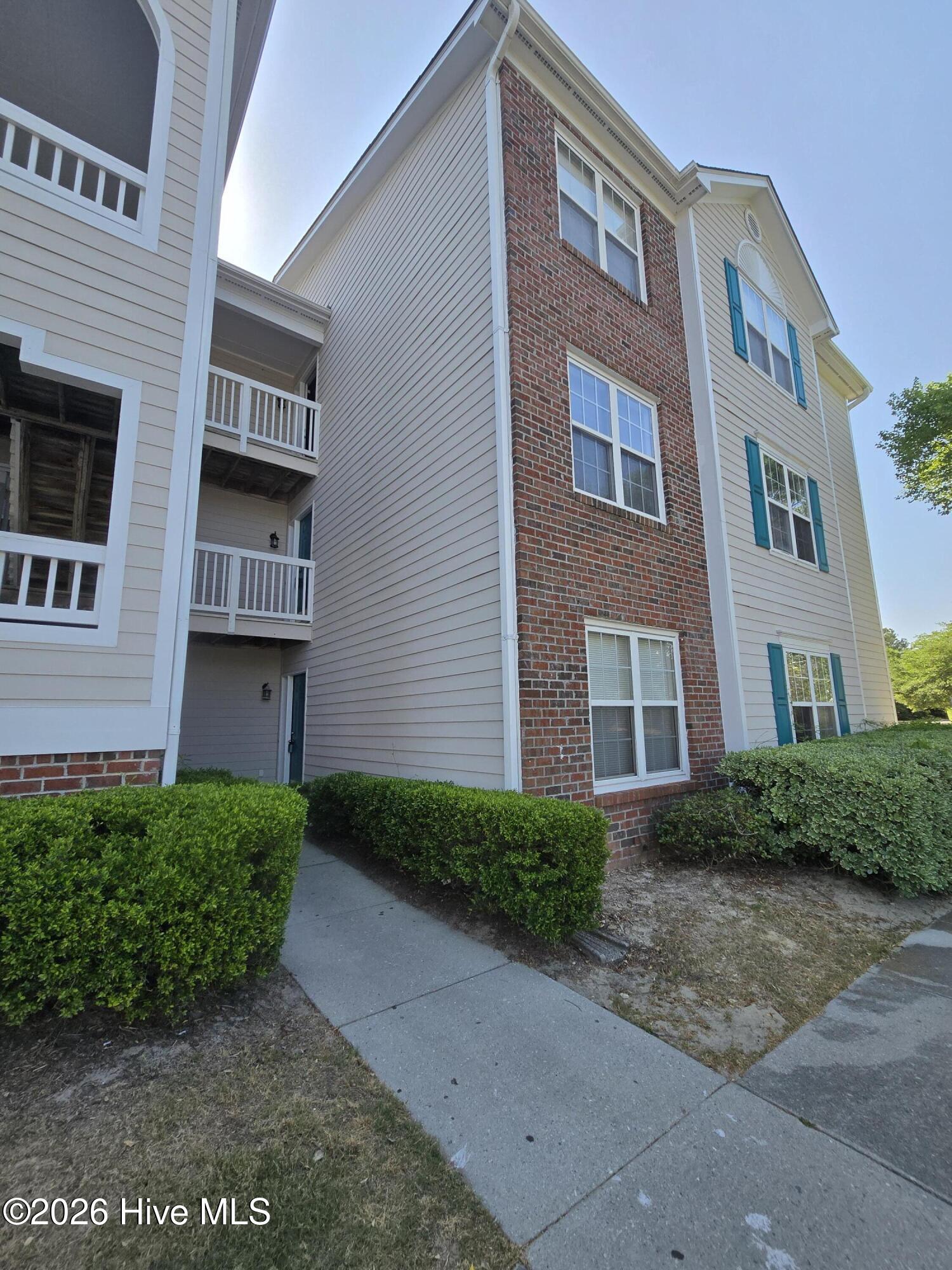 100569420 | Photo 25