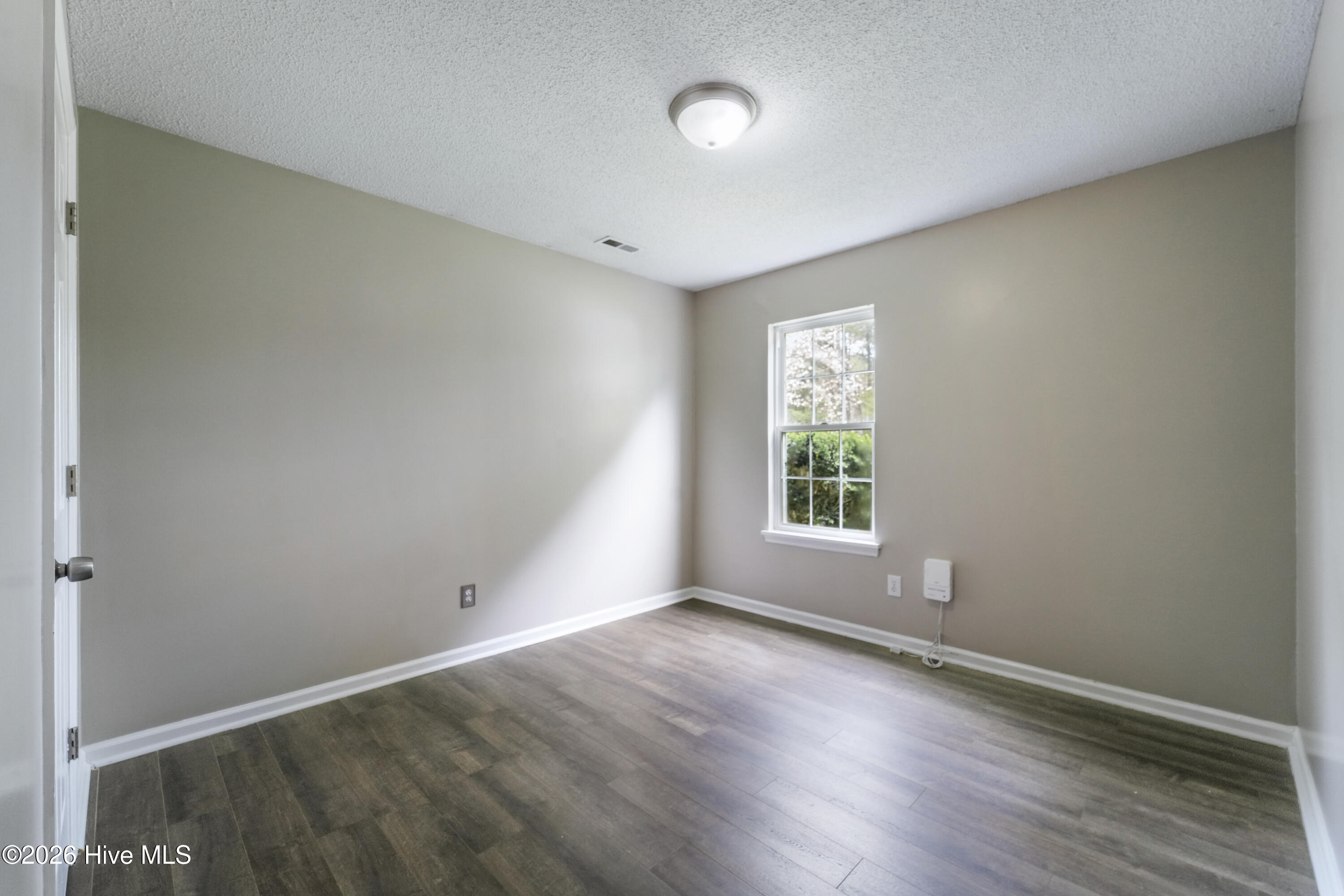 100561681 | Photo 23