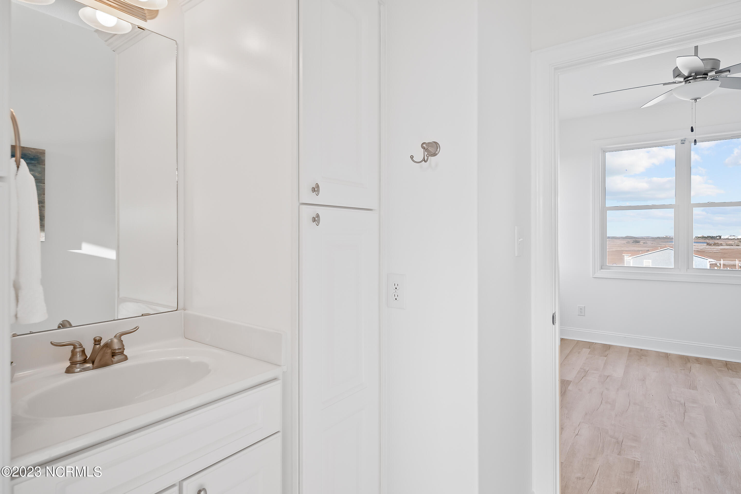 100525018 | Photo 19