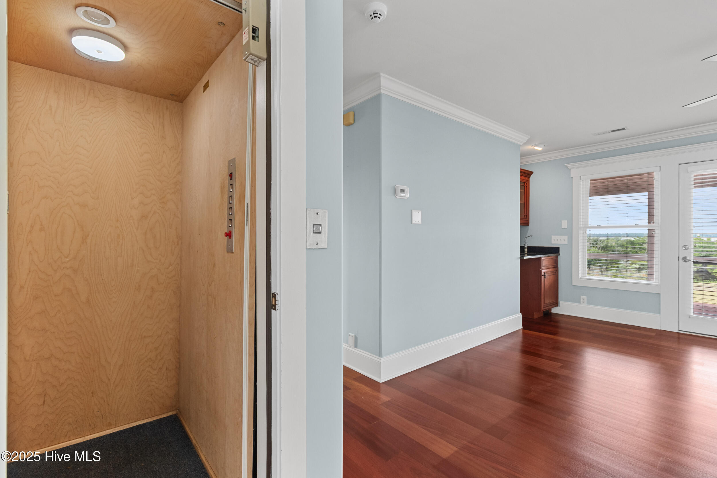 100538767 | Photo 37