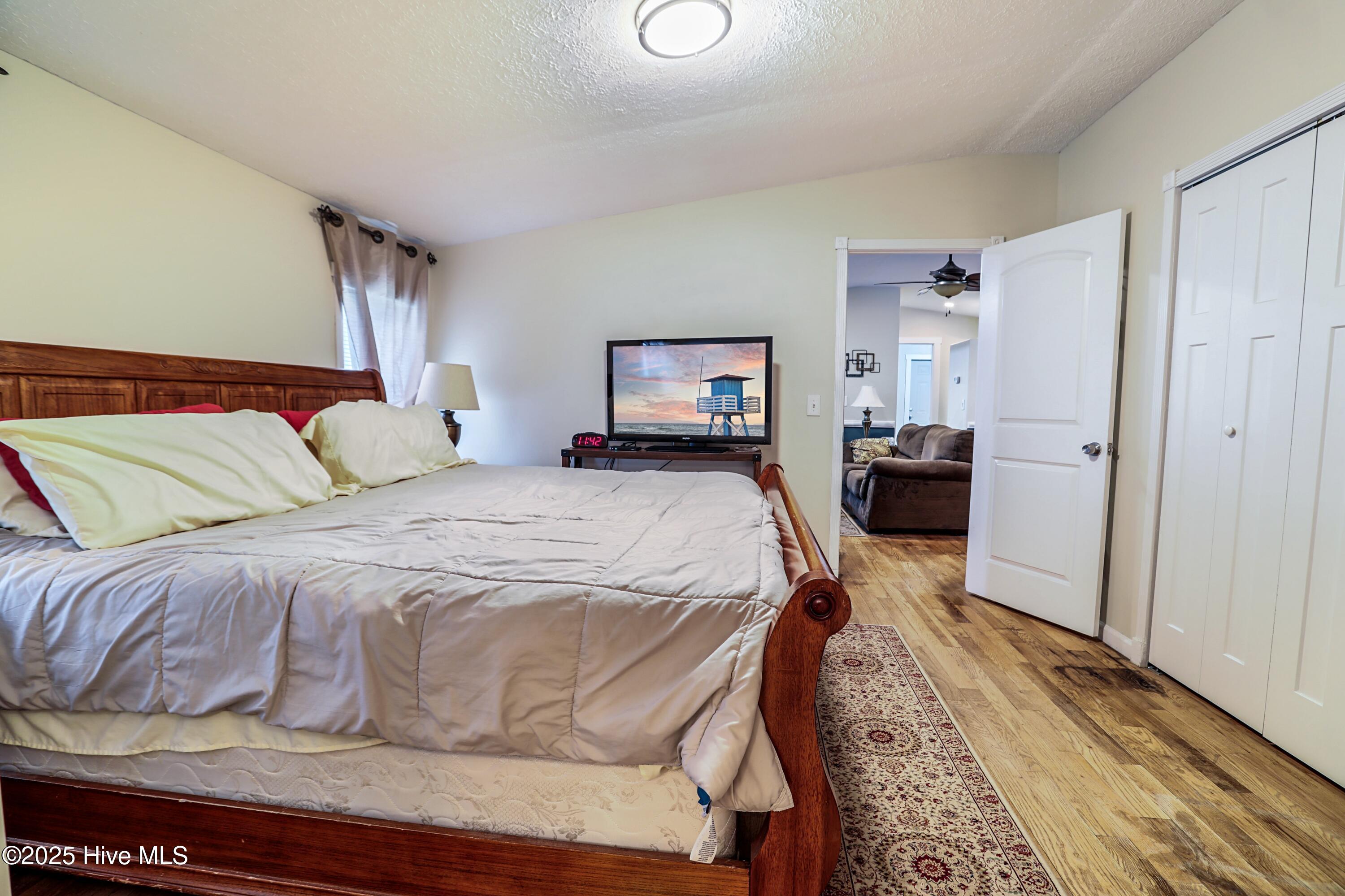 100517684 | Photo 19