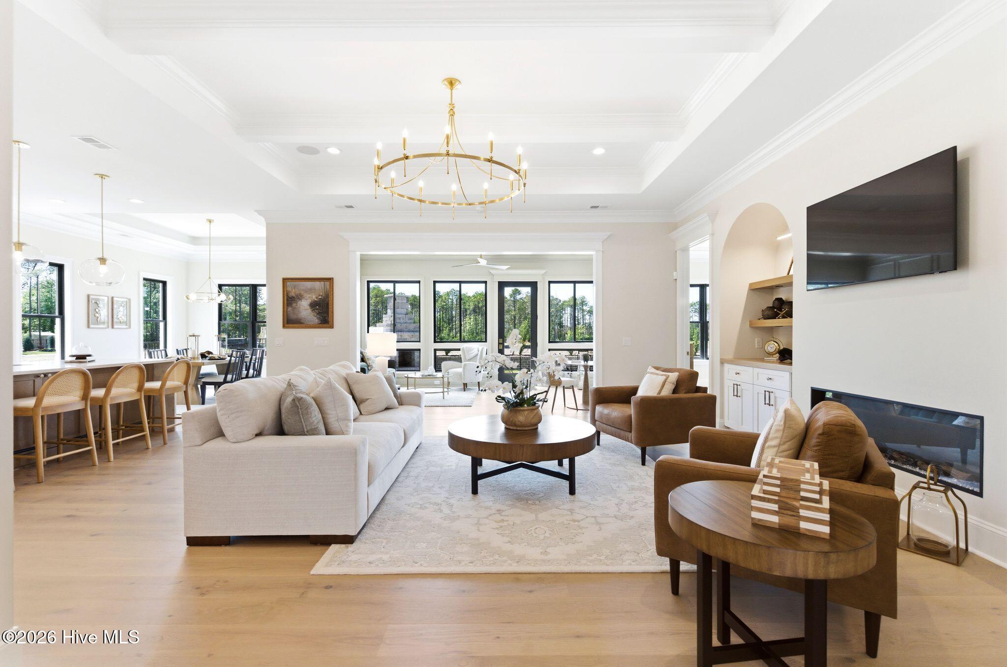 100570119 | Photo 10