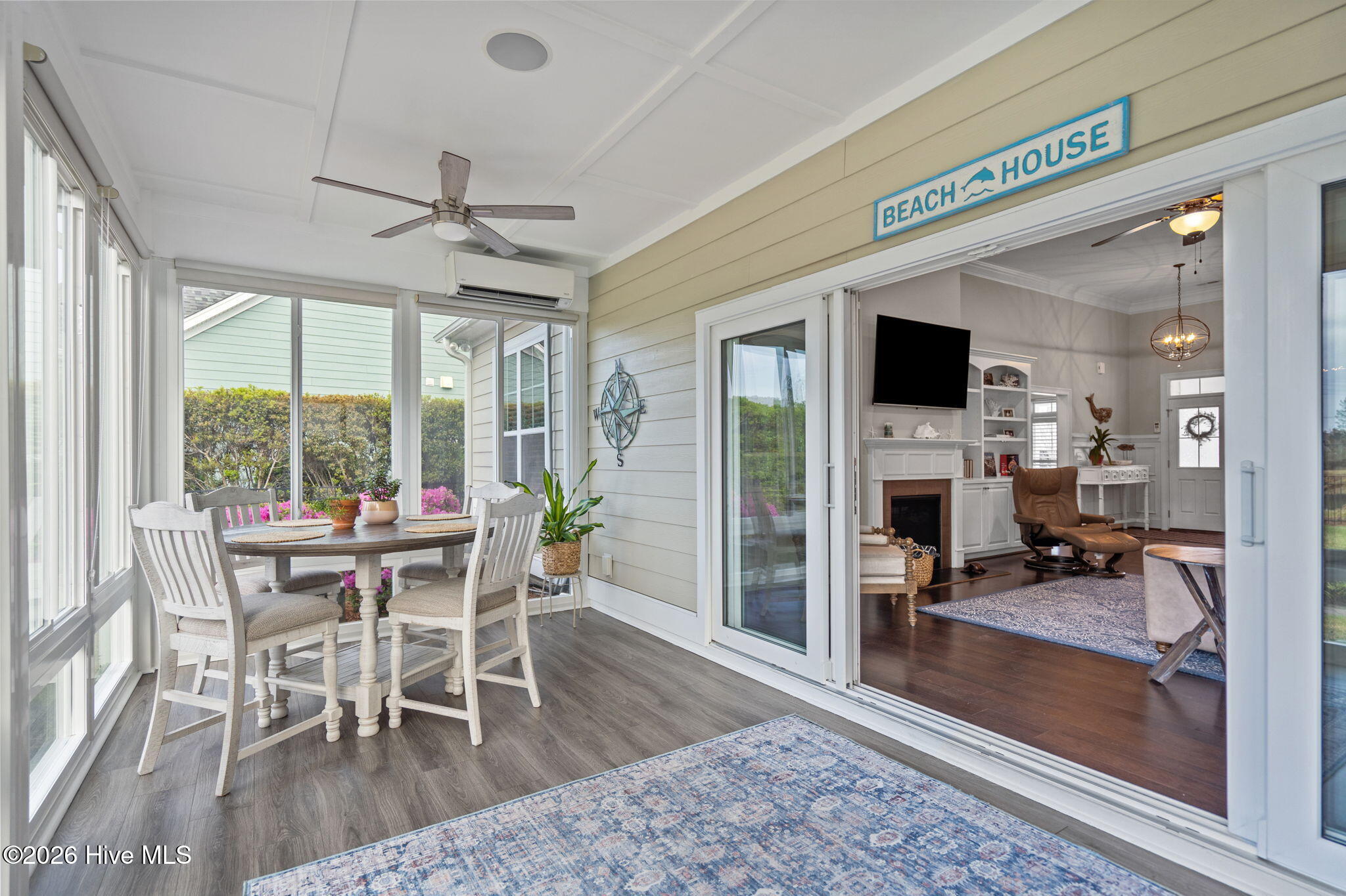 100564215 | Photo 42