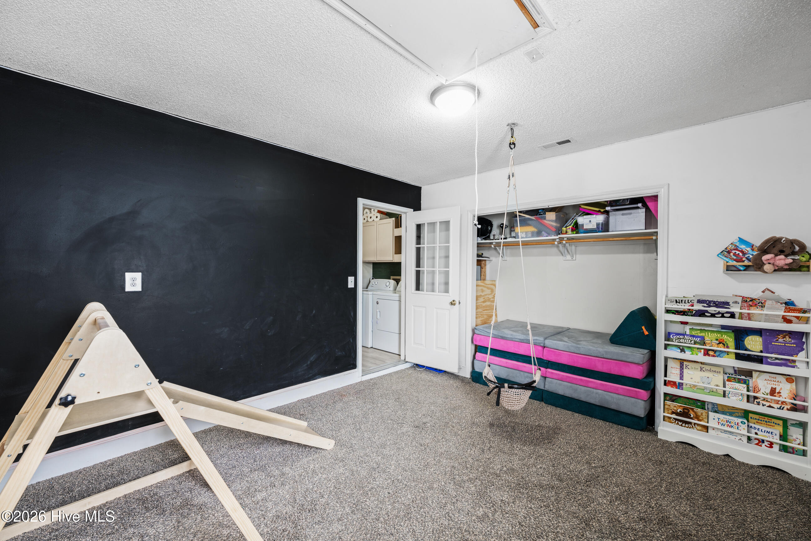 100566422 | Photo 24