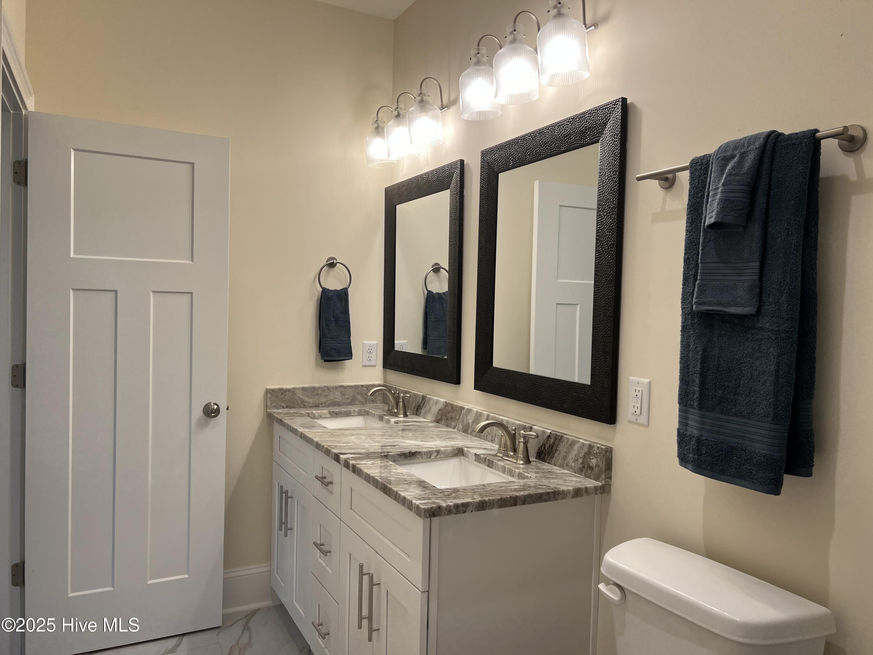 100517039 | Photo 13