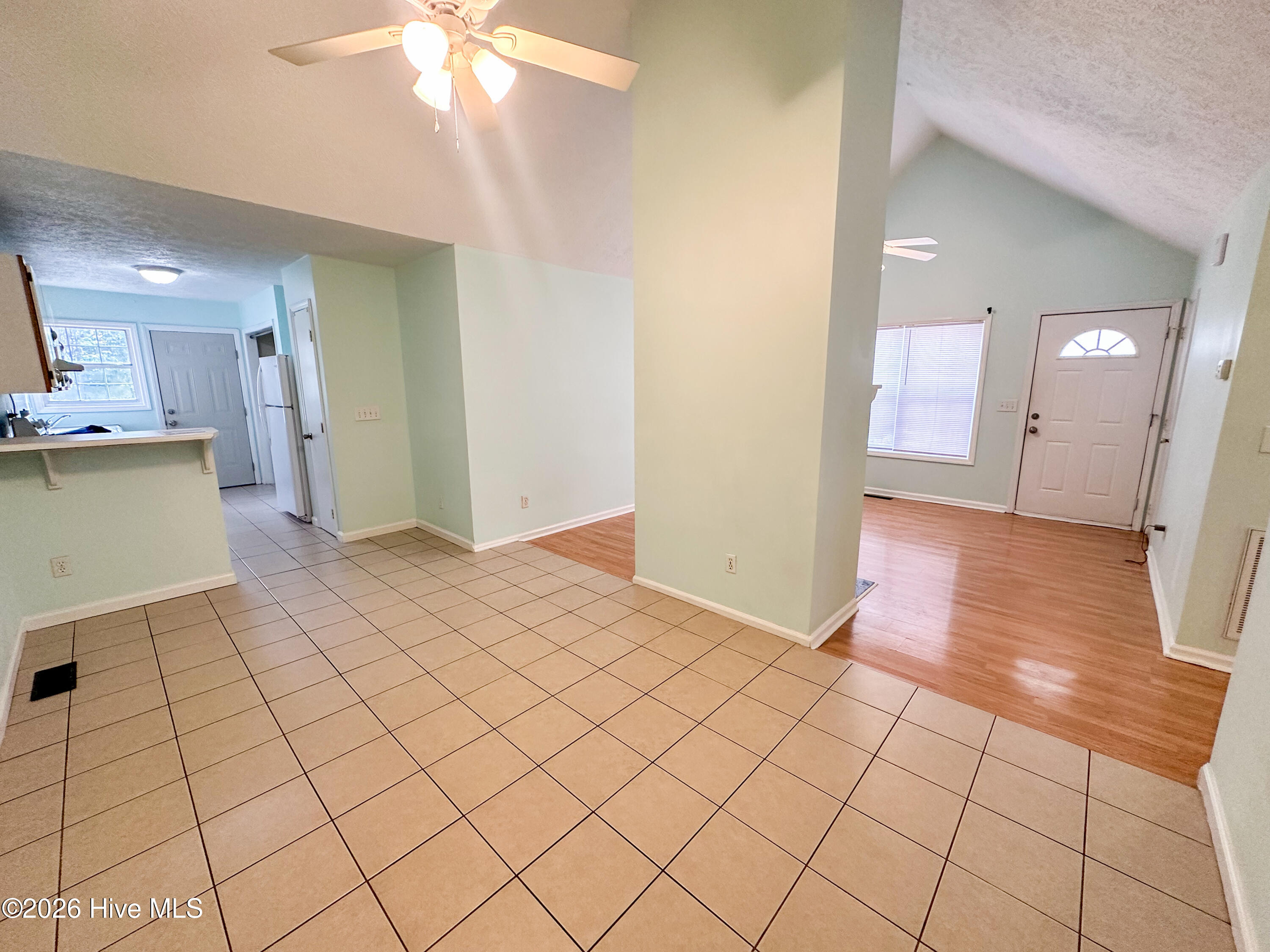 100553133 | Photo 14