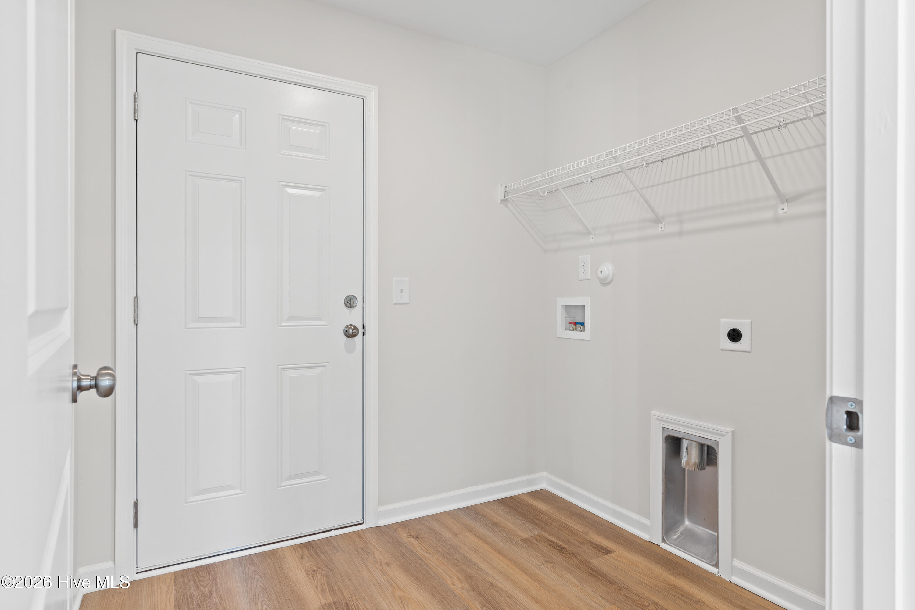 100554240 | Photo 15