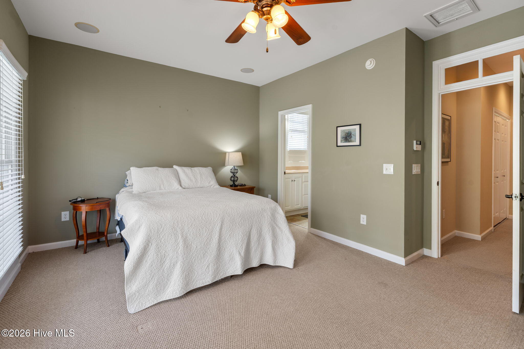 100564411 | Photo 22