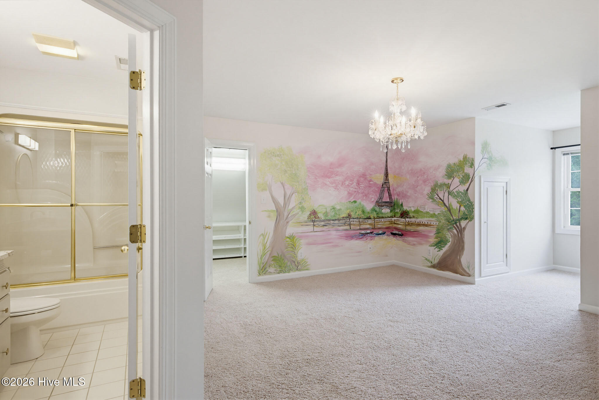 100570266 | Photo 41