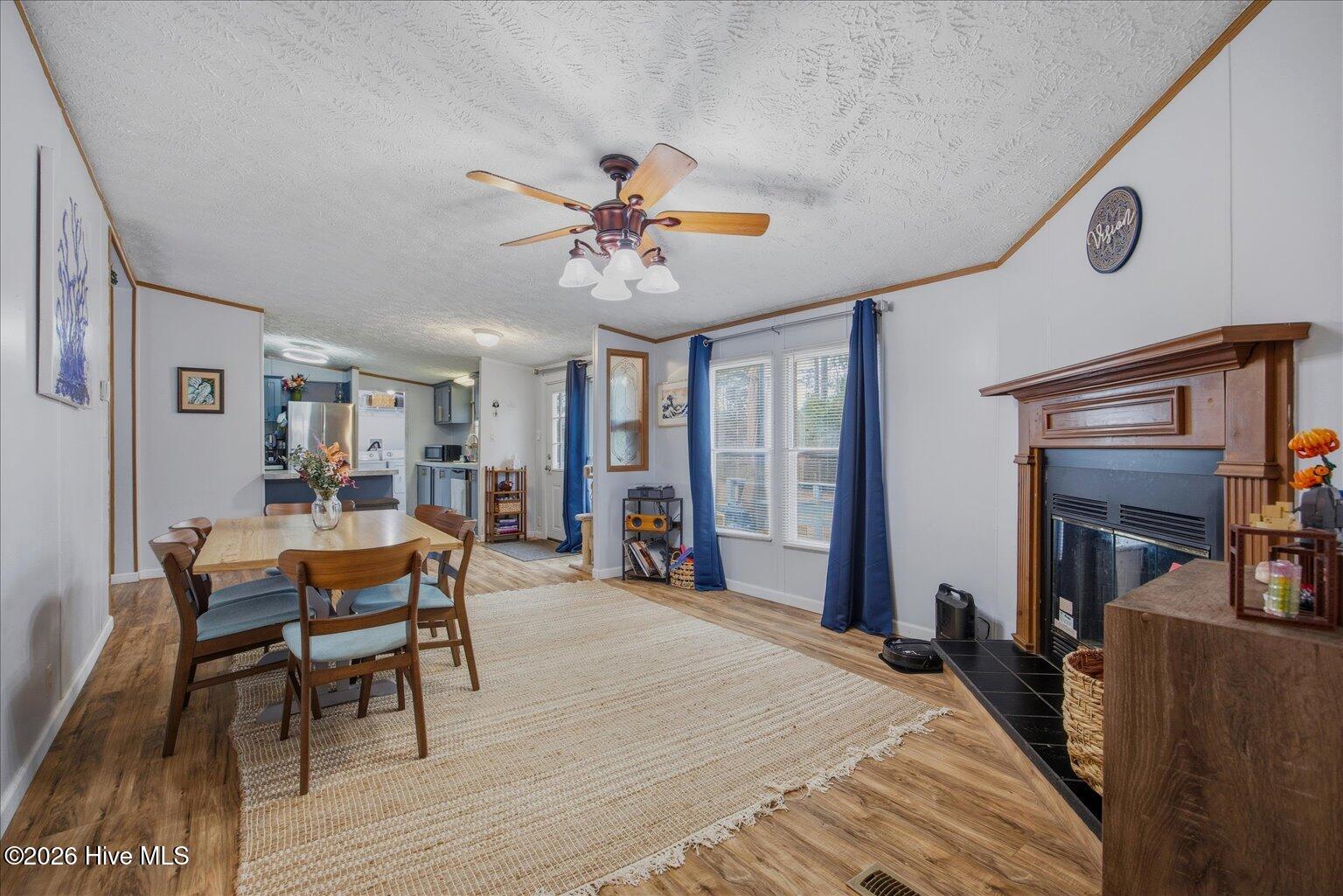 100556219 | Photo 21