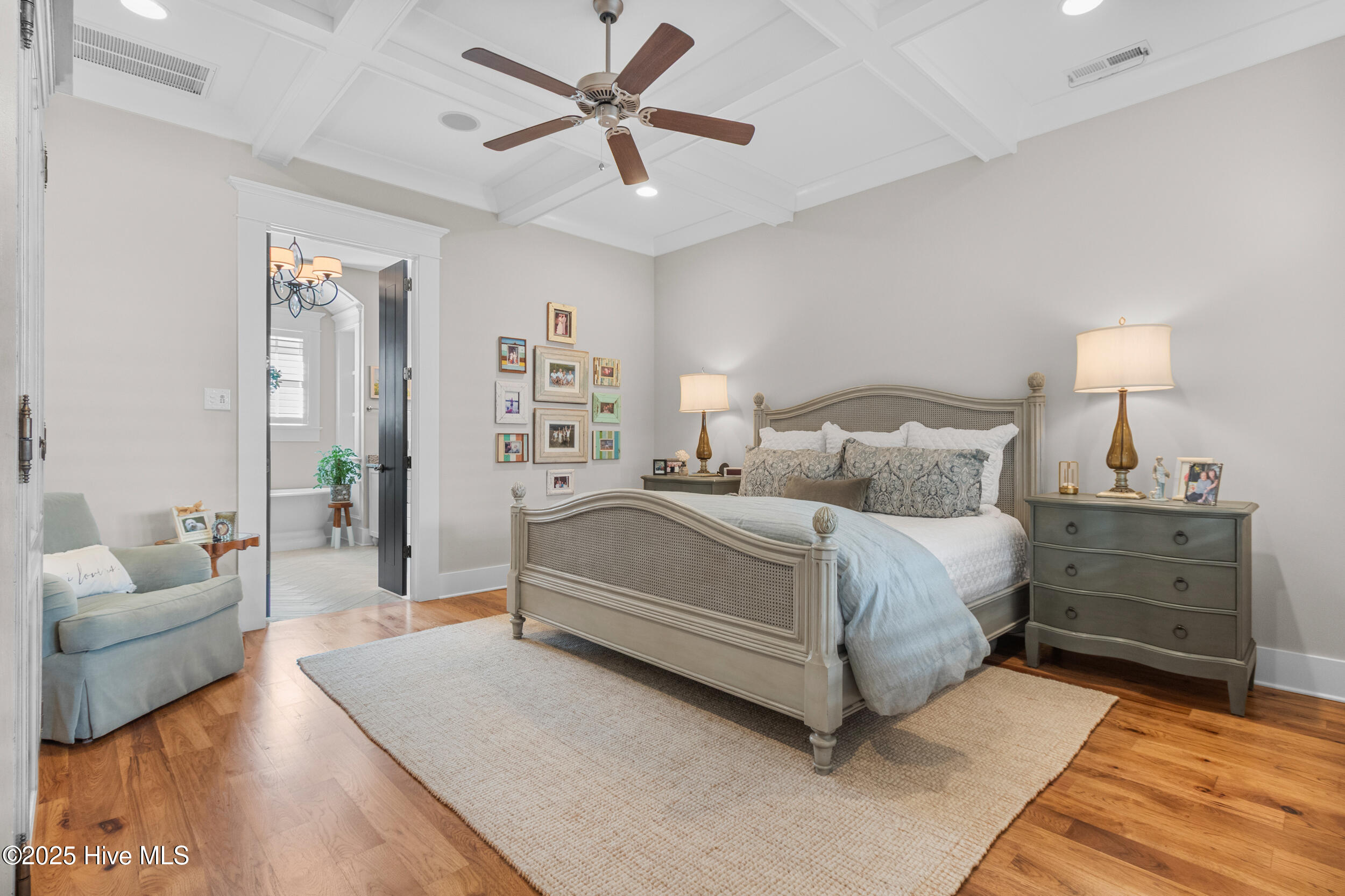 100537766 | Photo 17