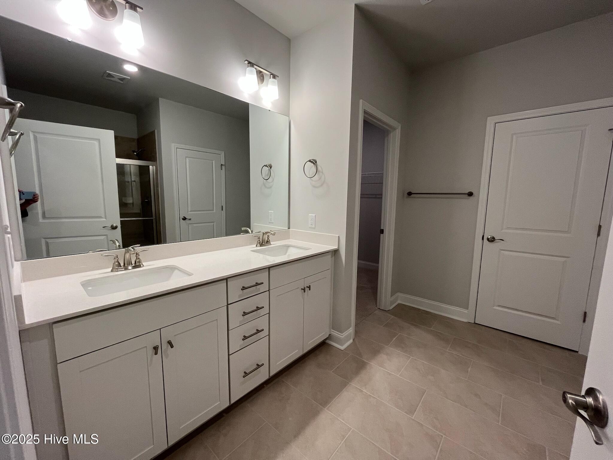 100420761 | Photo 16