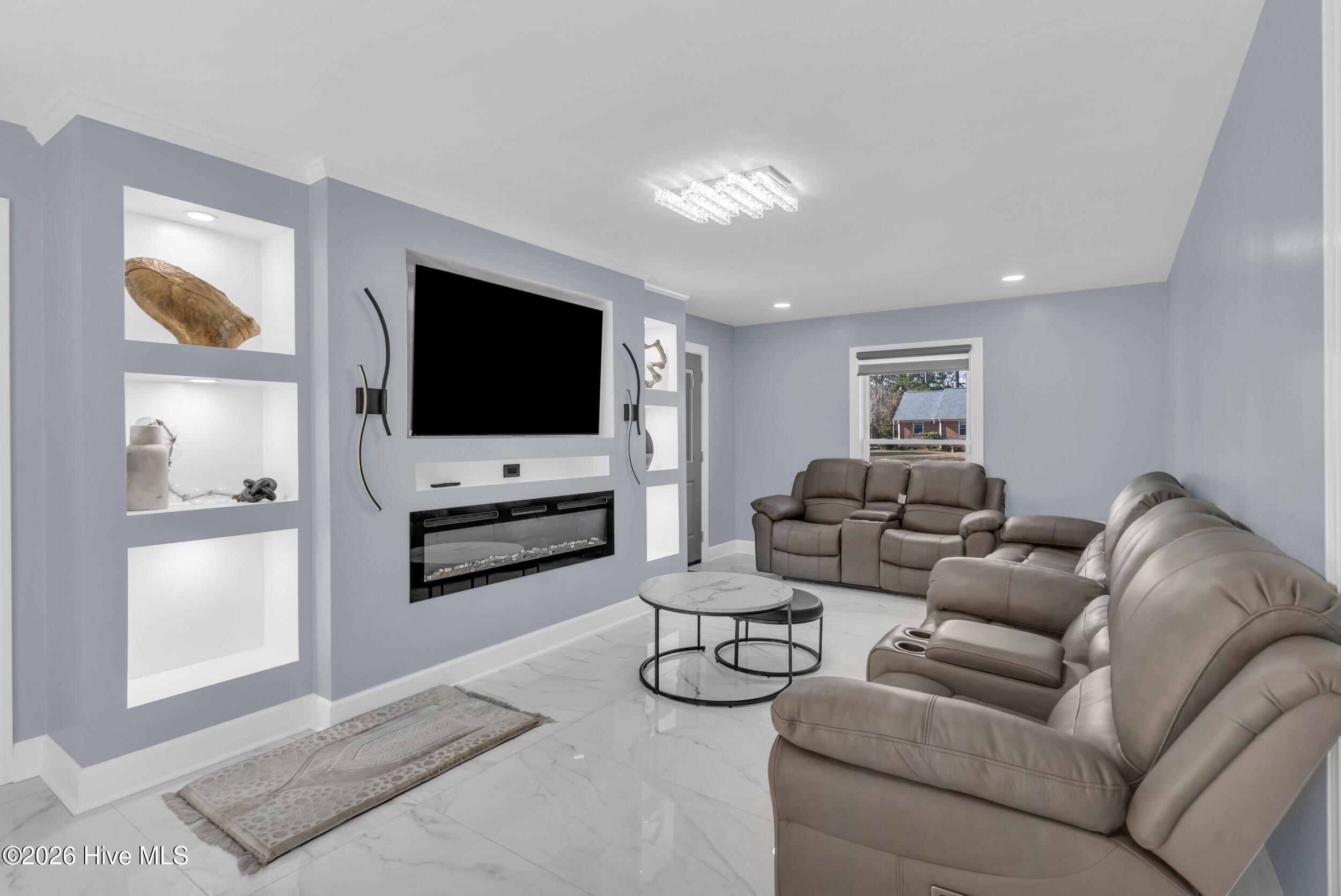 100548646 | Photo 14