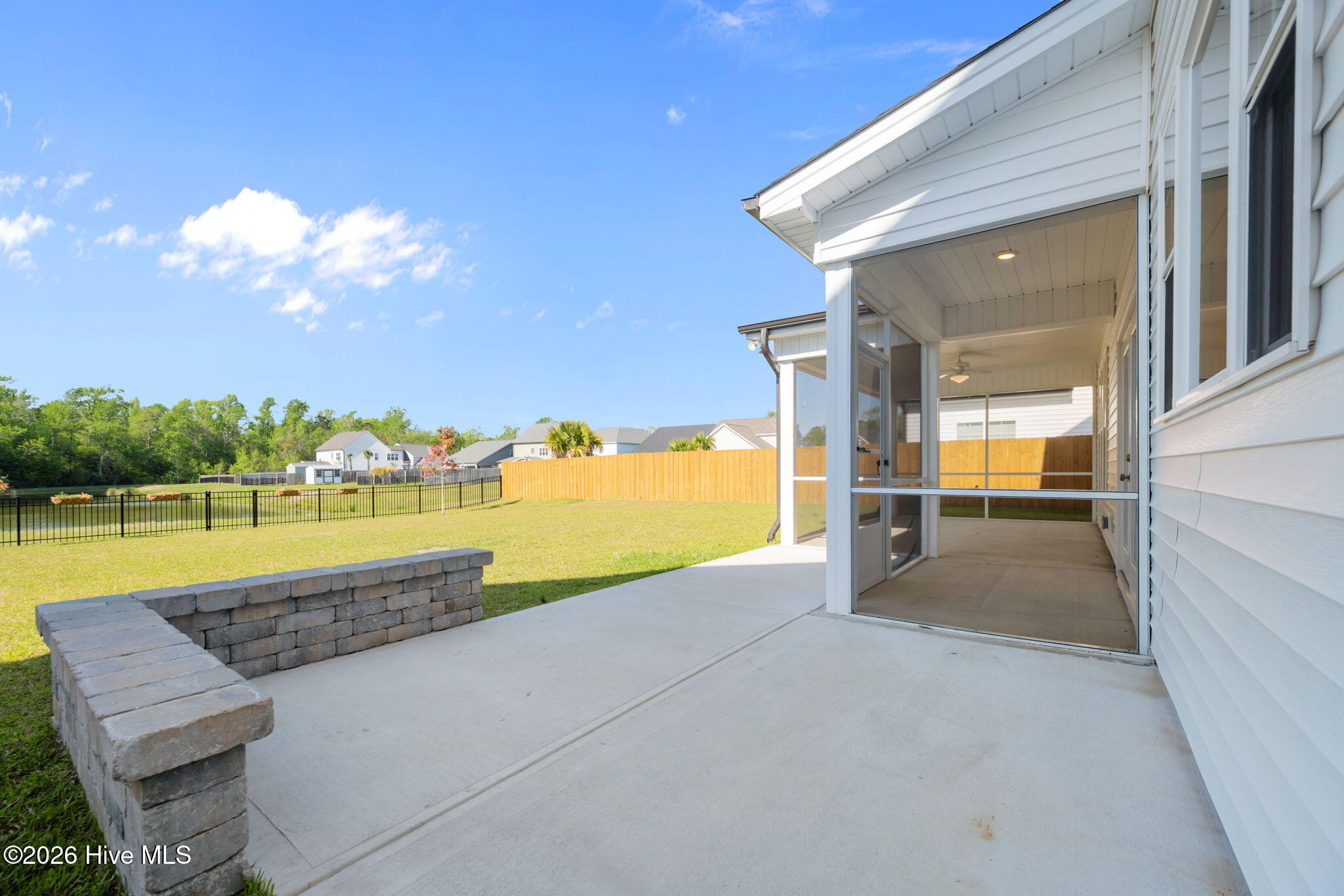 100567807 | Photo 22