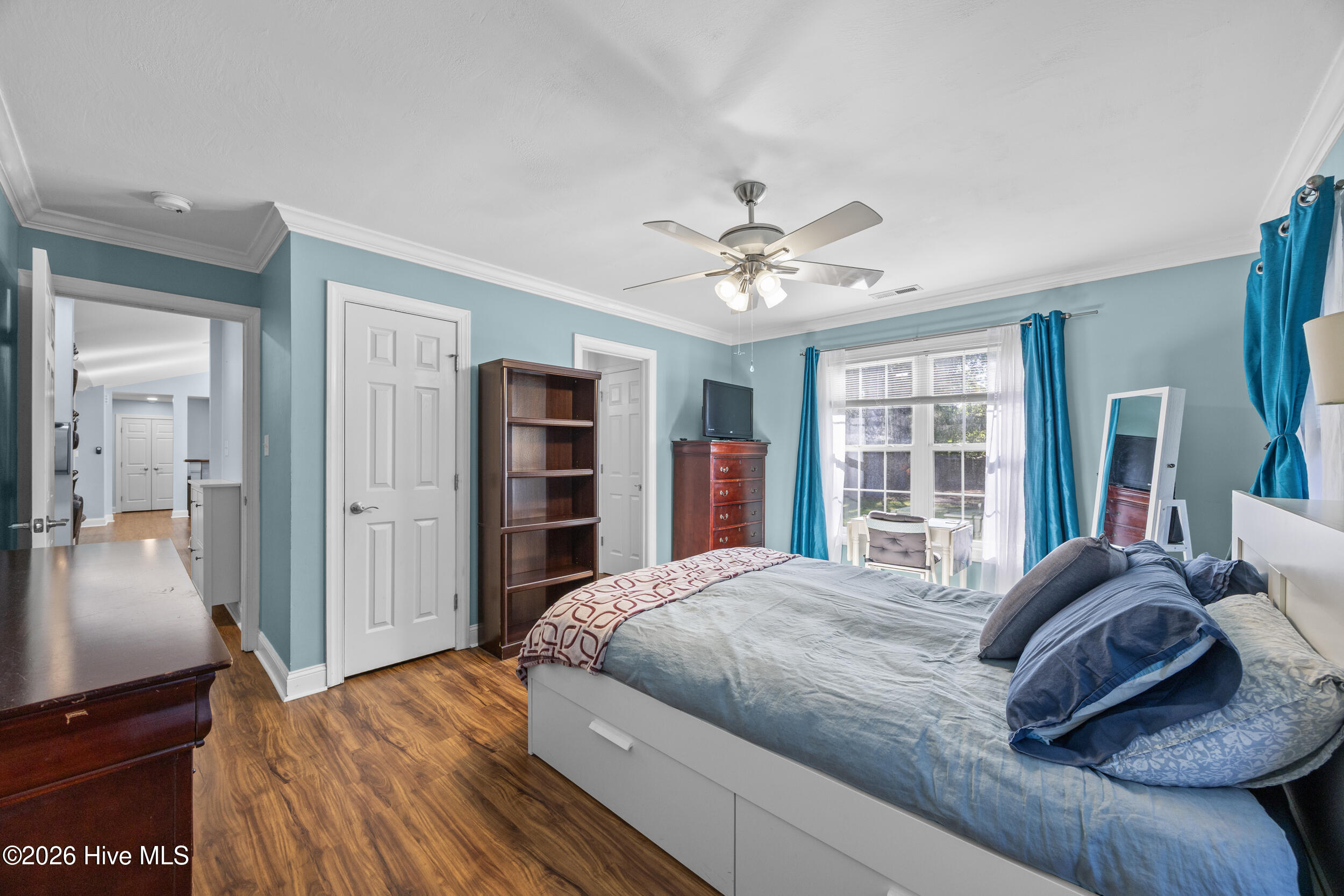 100567531 | Photo 23