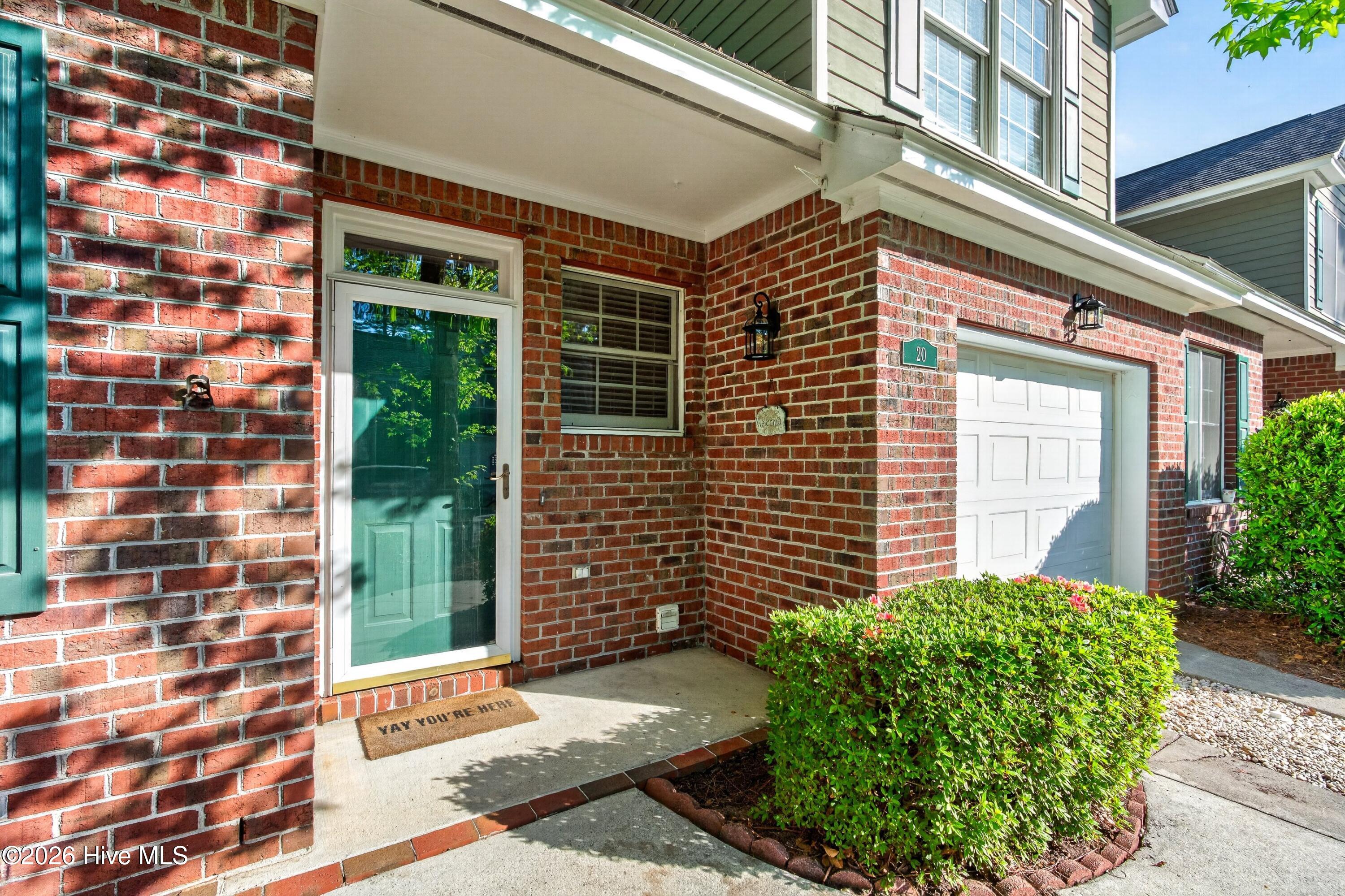 100566829 | Photo 24