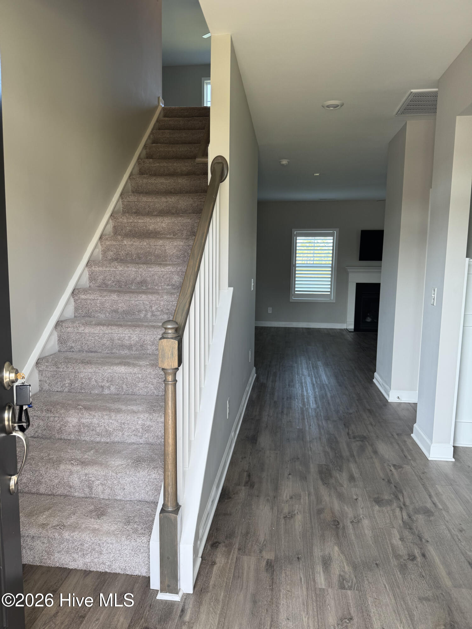 100561884 | Photo 12