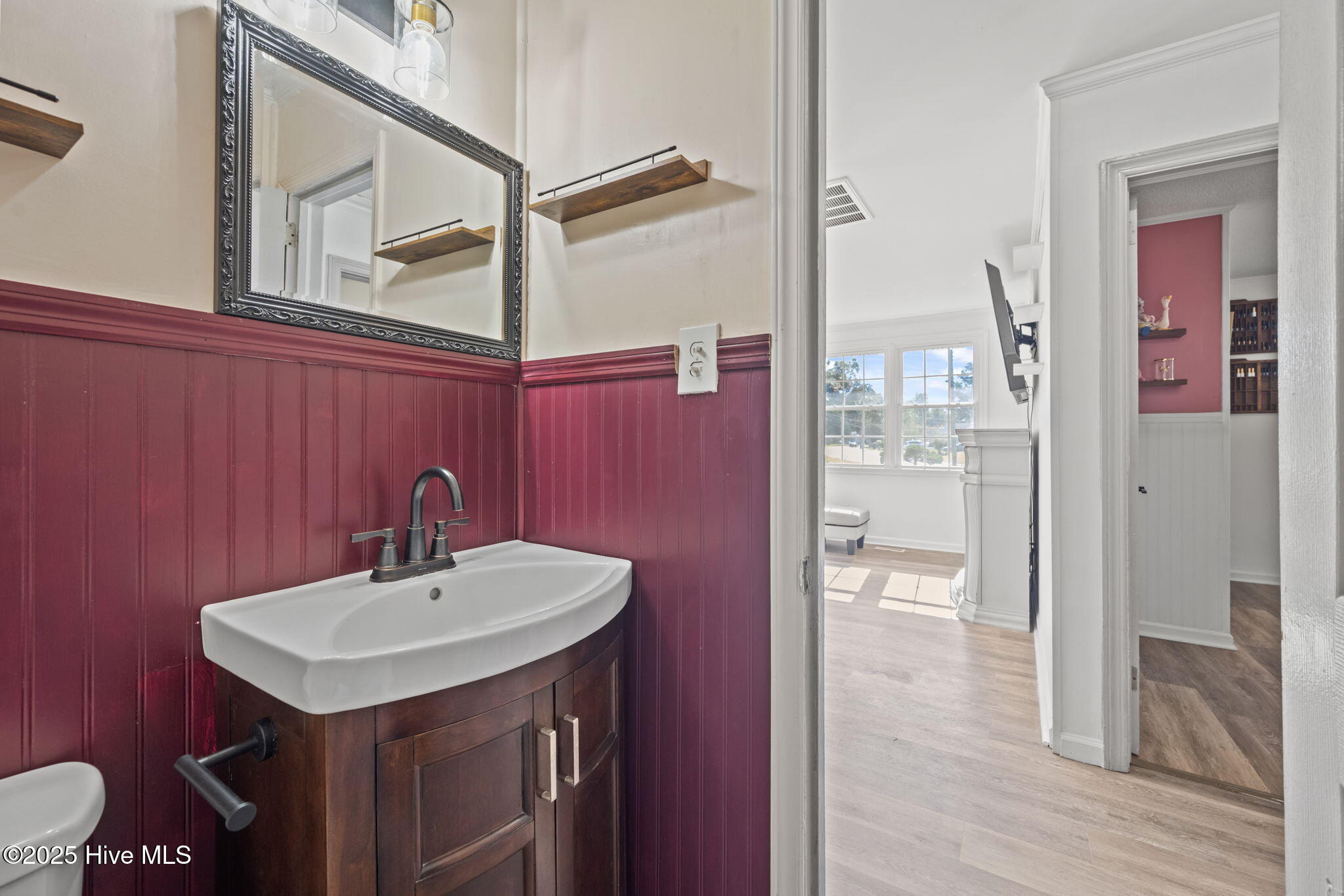 100538692 | Photo 29