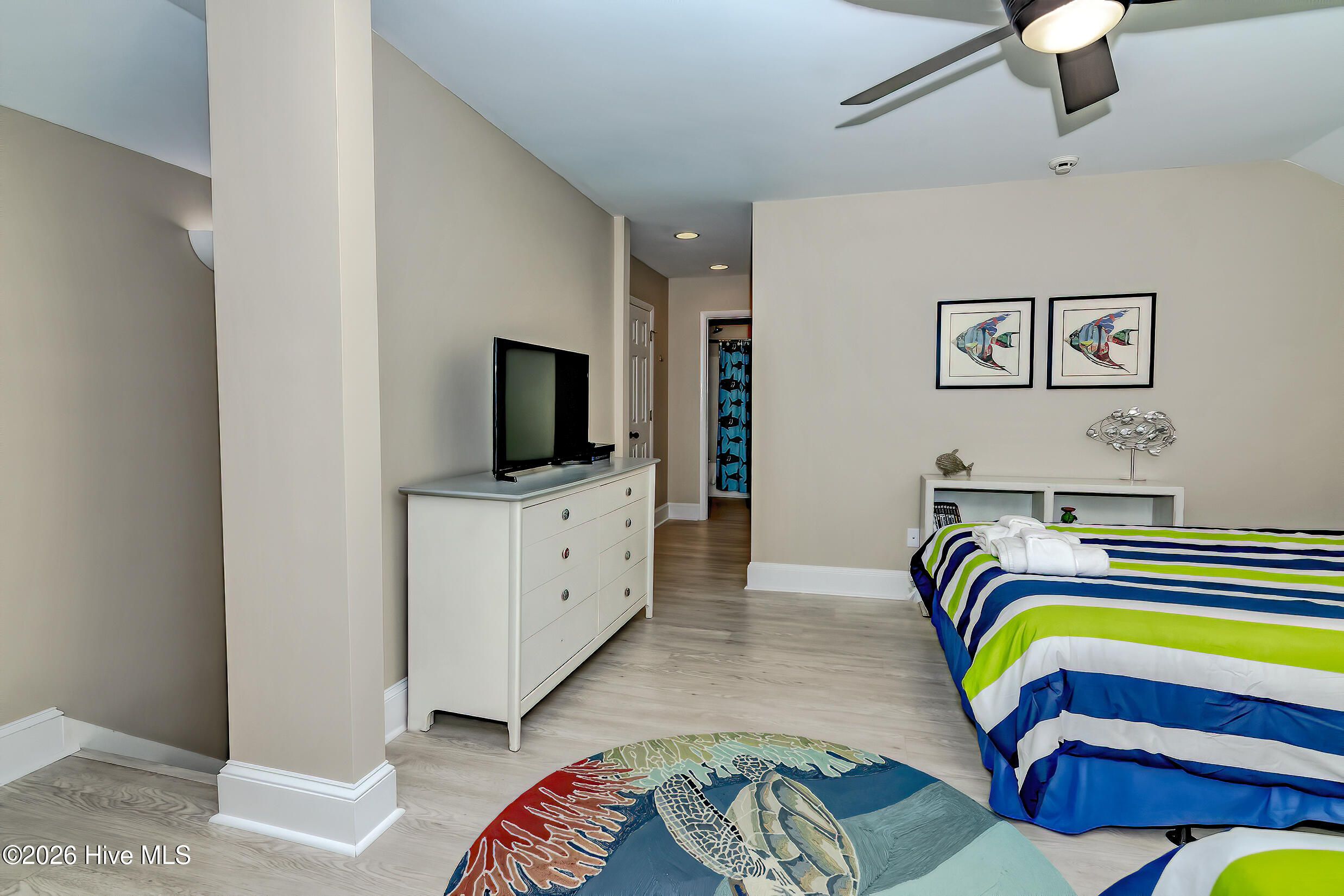 100557285 | Photo 36