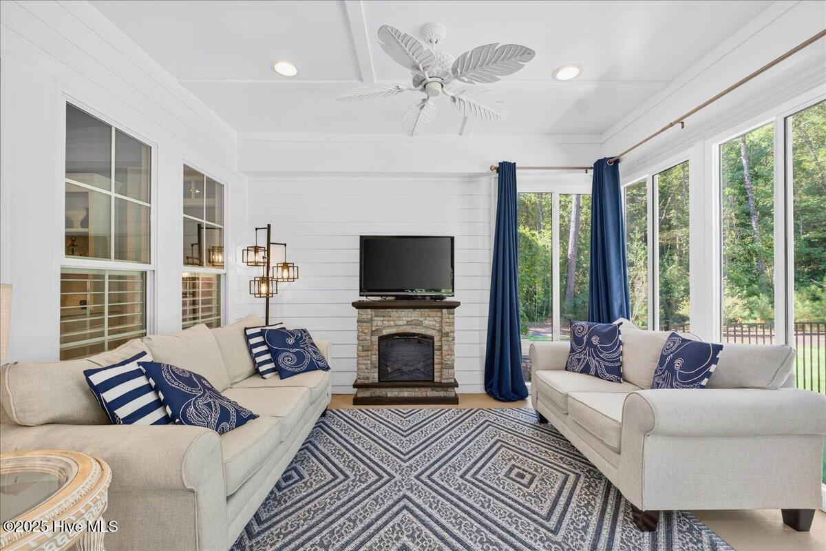 100530604 | Photo 86