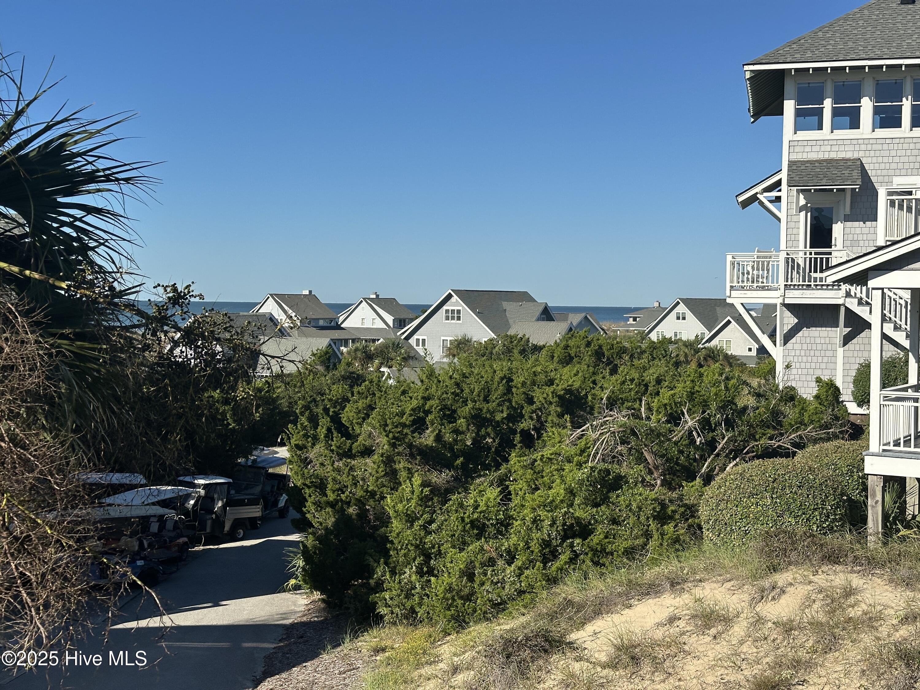 100536845 | Photo 40