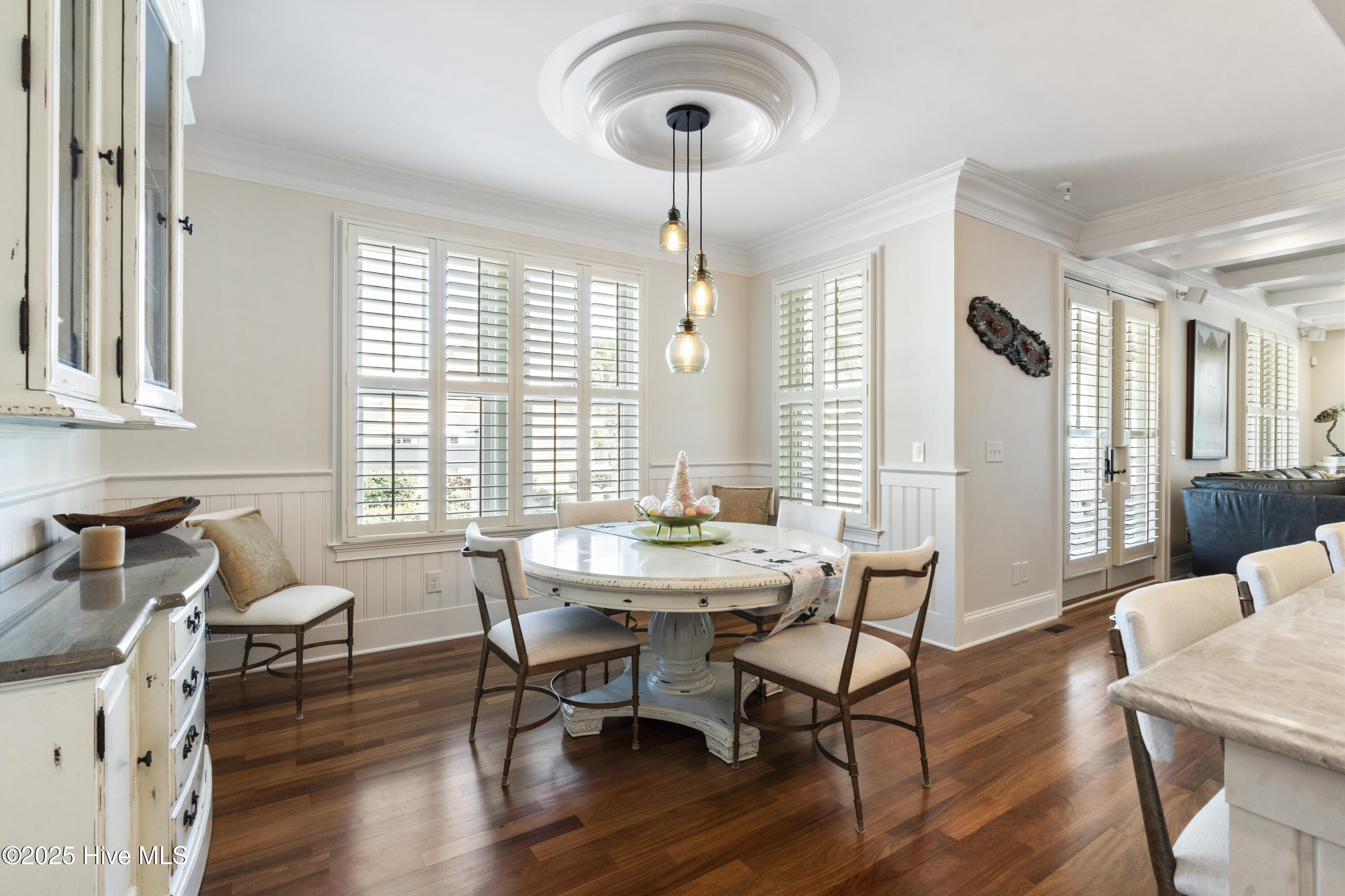 100498817 | Photo 102