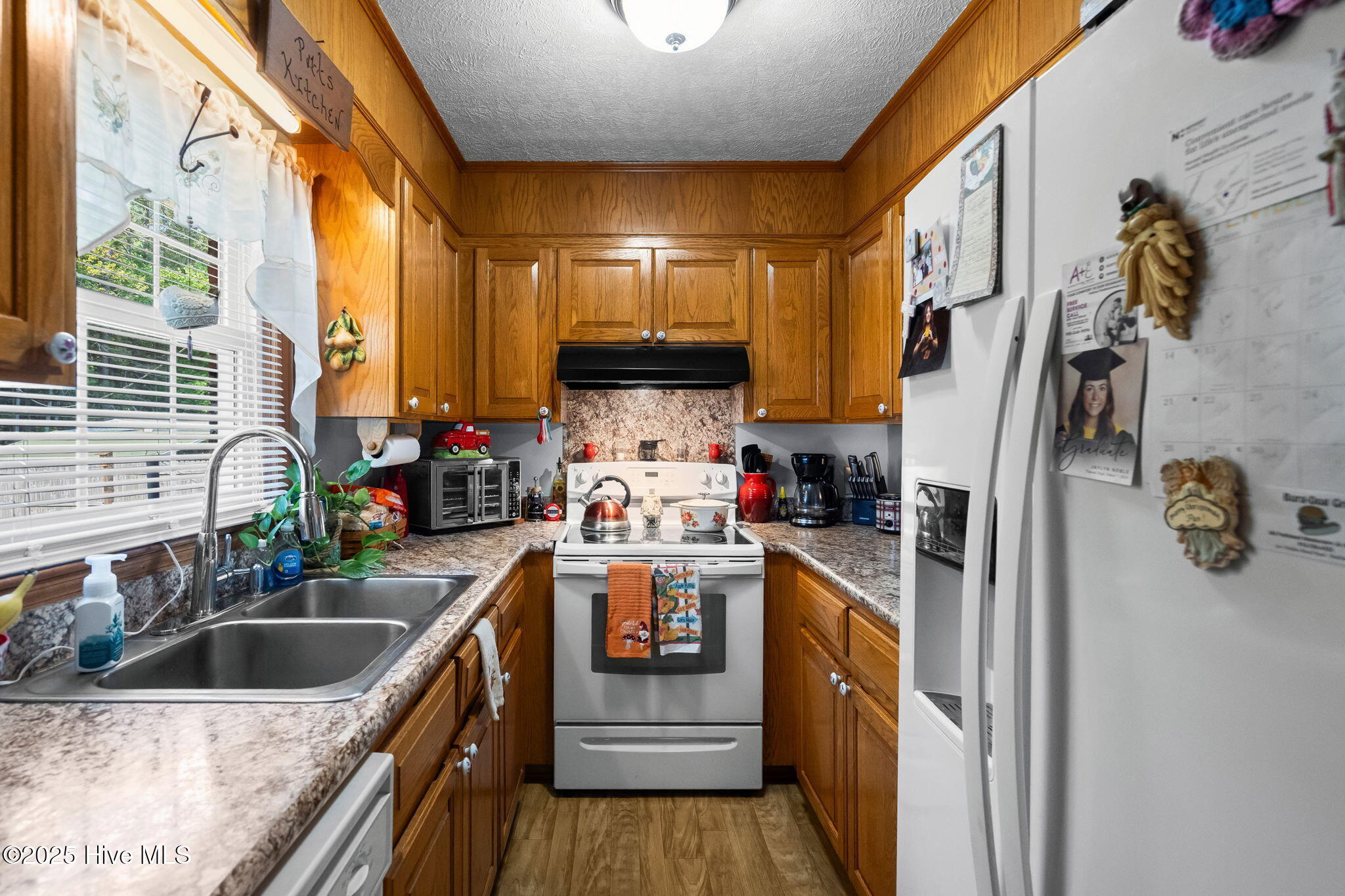 100532446 | Photo 18