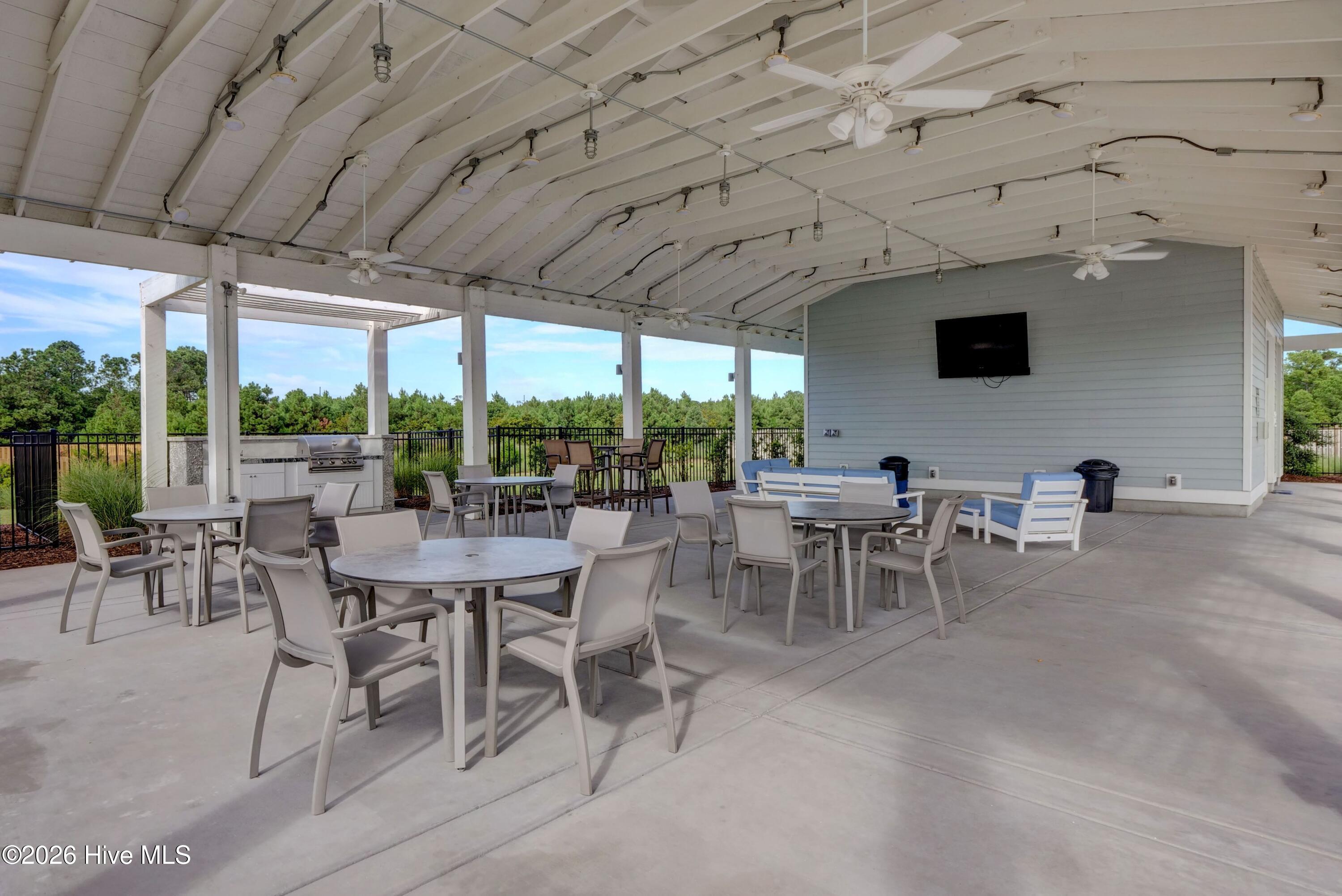 100557019 | Photo 55