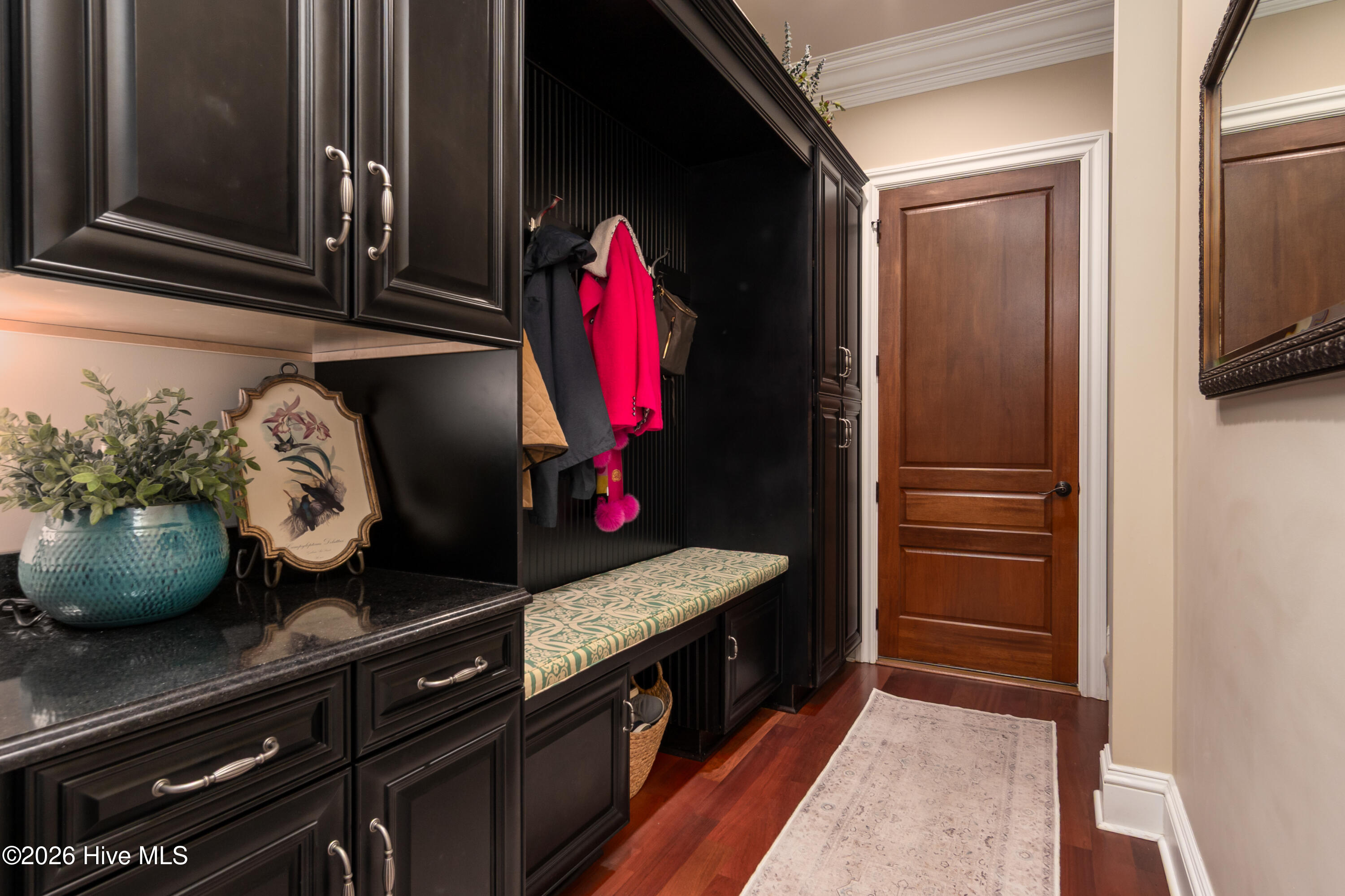 100550947 | Photo 70