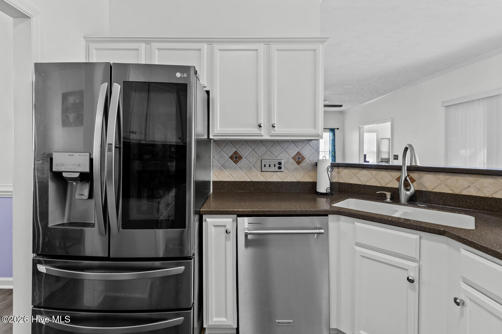 100562743 | Photo 14