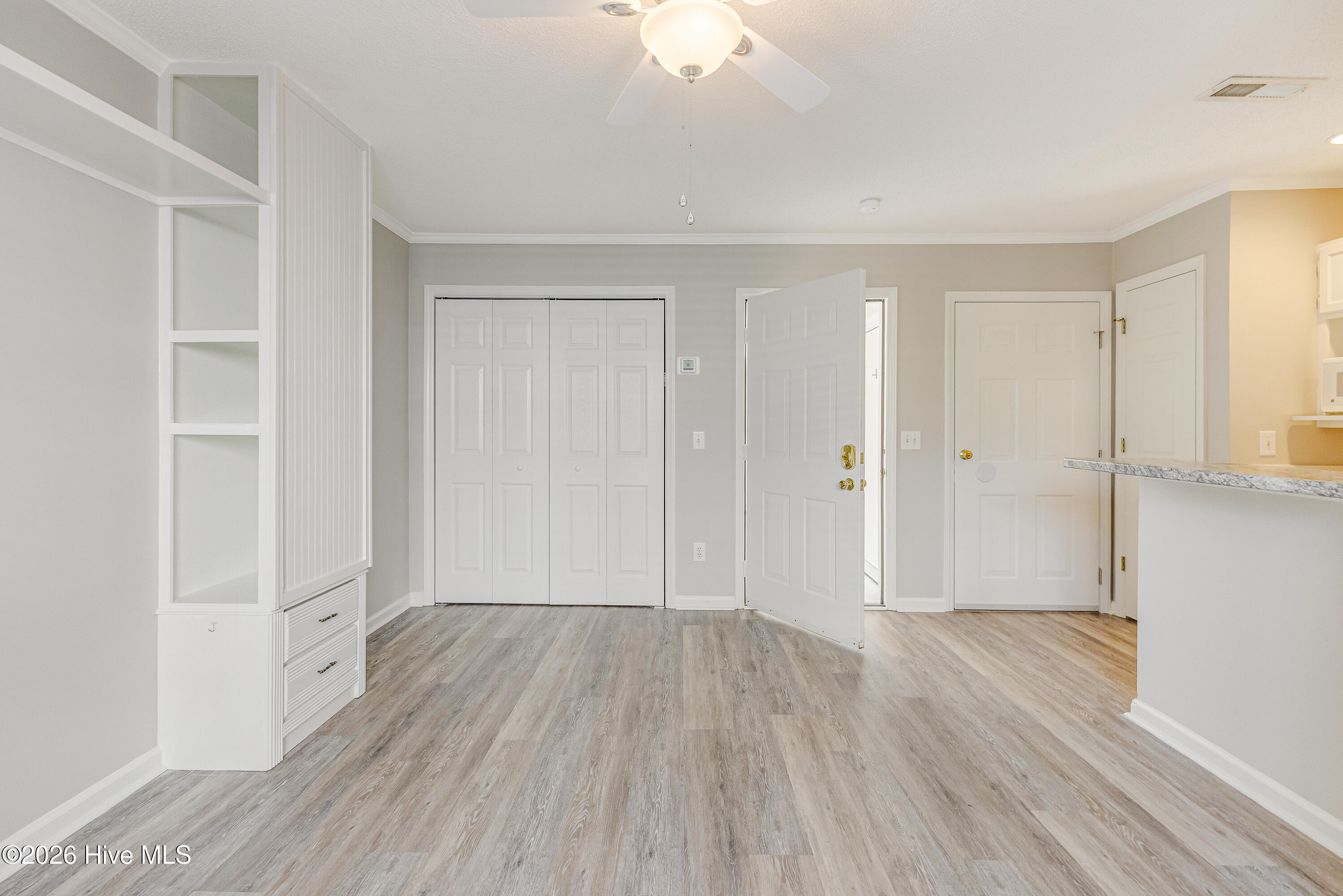 100562501 | Photo 41