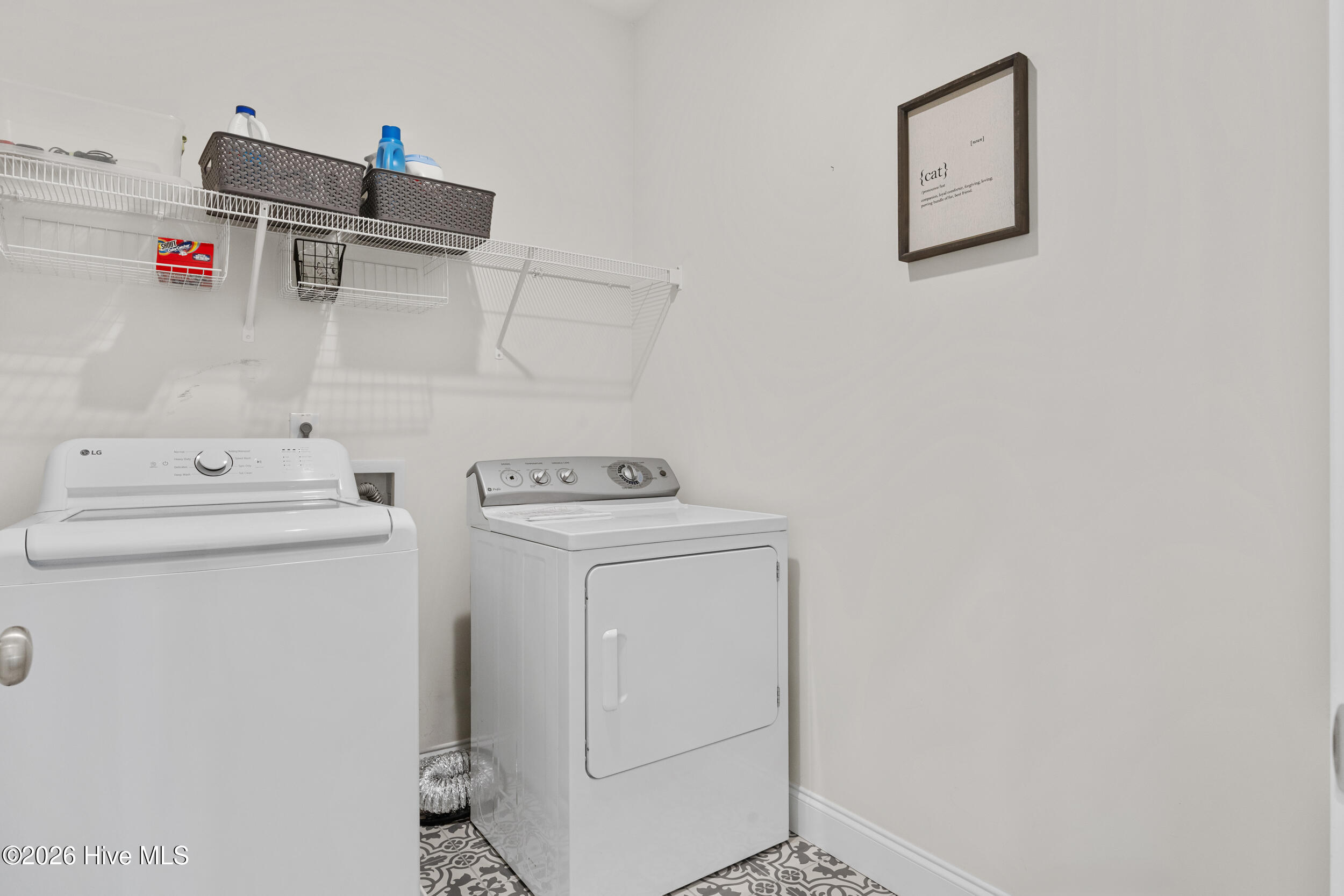 100560002 | Photo 27